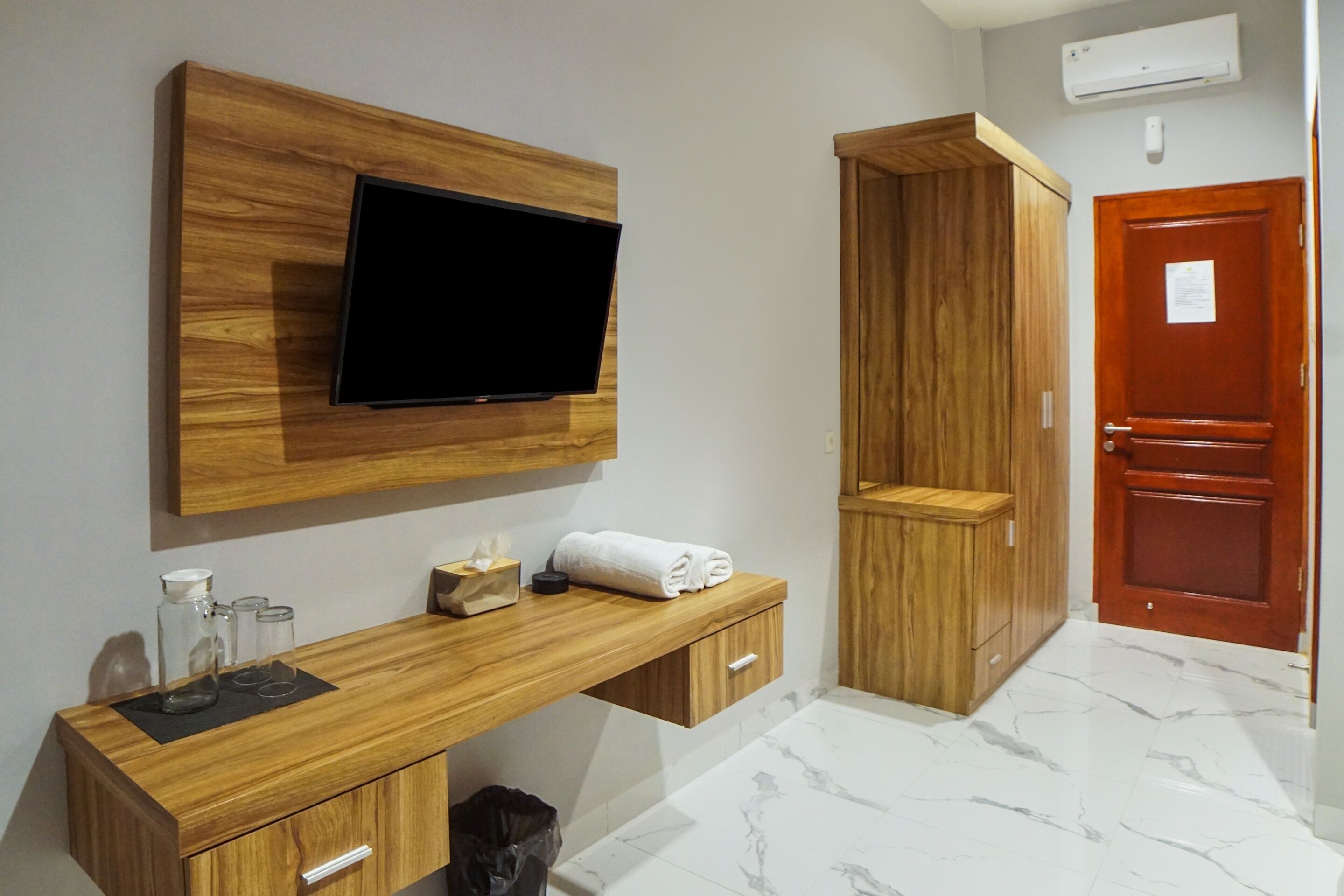 Super Oyo Capital O Papakoel Hotel & Cafe