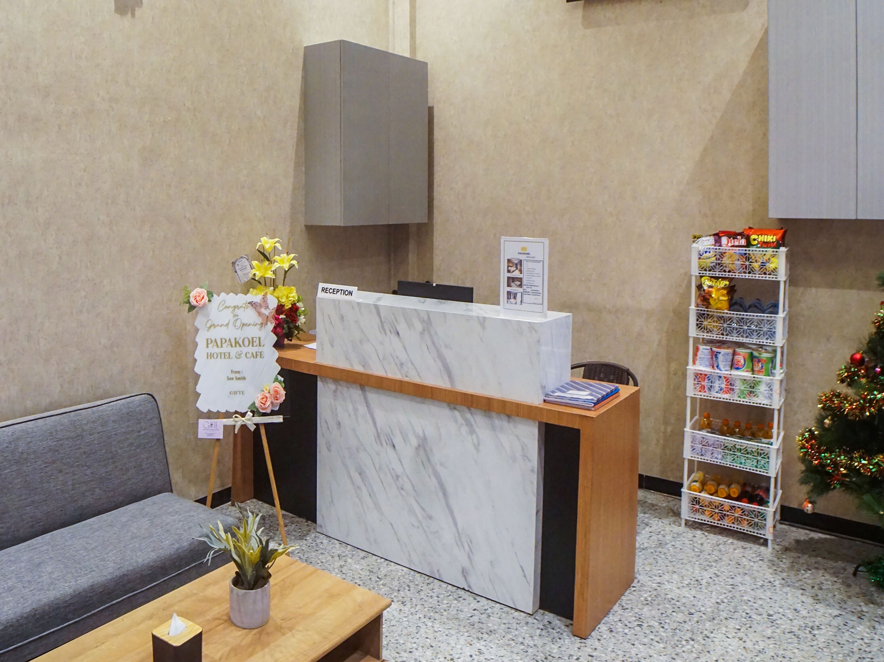 Super Oyo Capital O Papakoel Hotel & Cafe