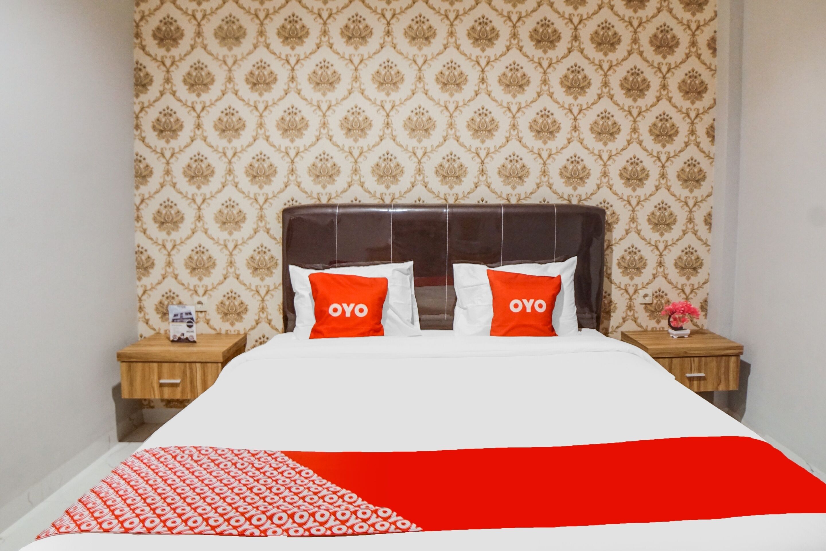 Super Oyo Capital O Papakoel Hotel & Cafe