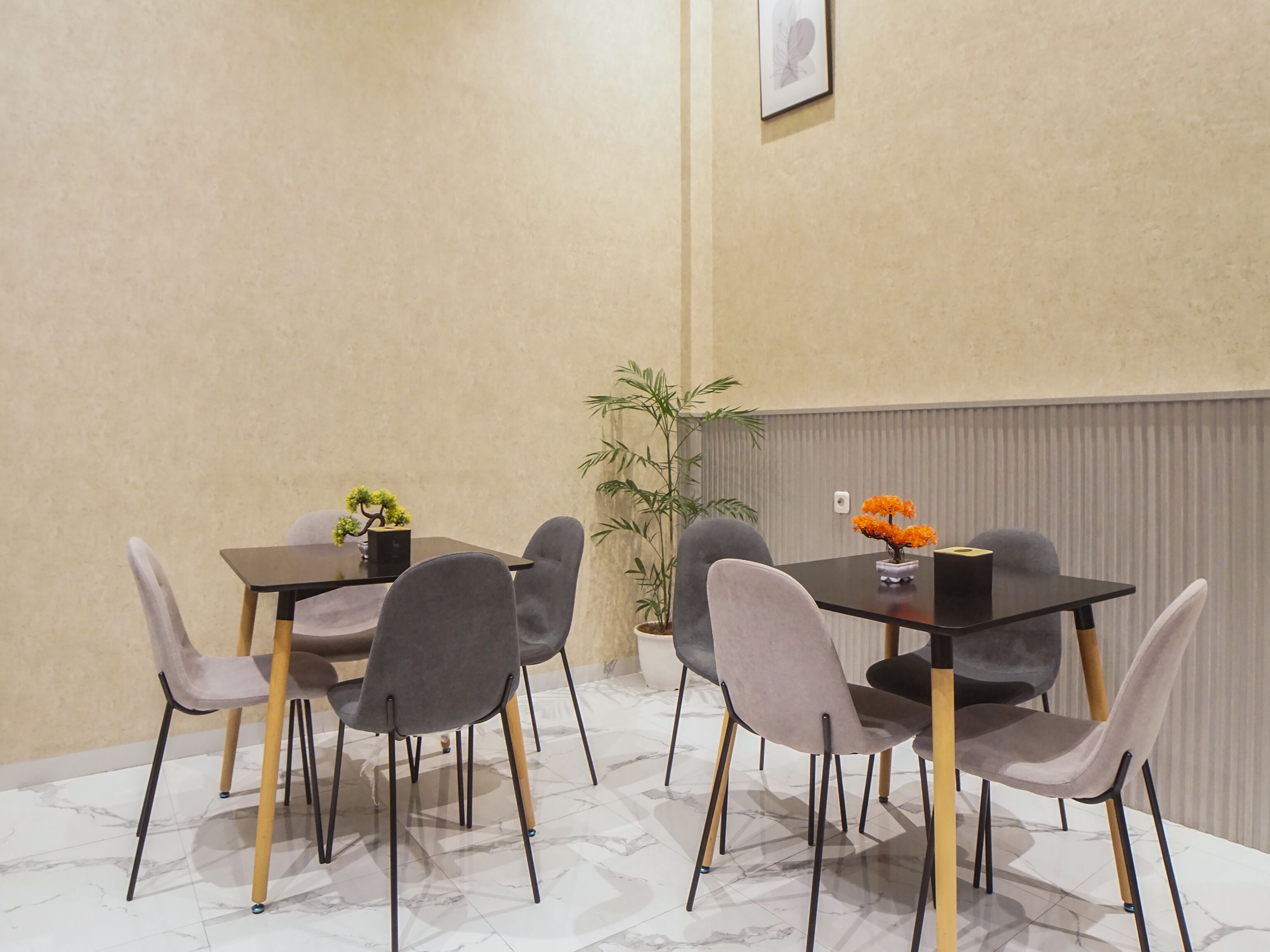 Super Oyo Capital O Papakoel Hotel & Cafe