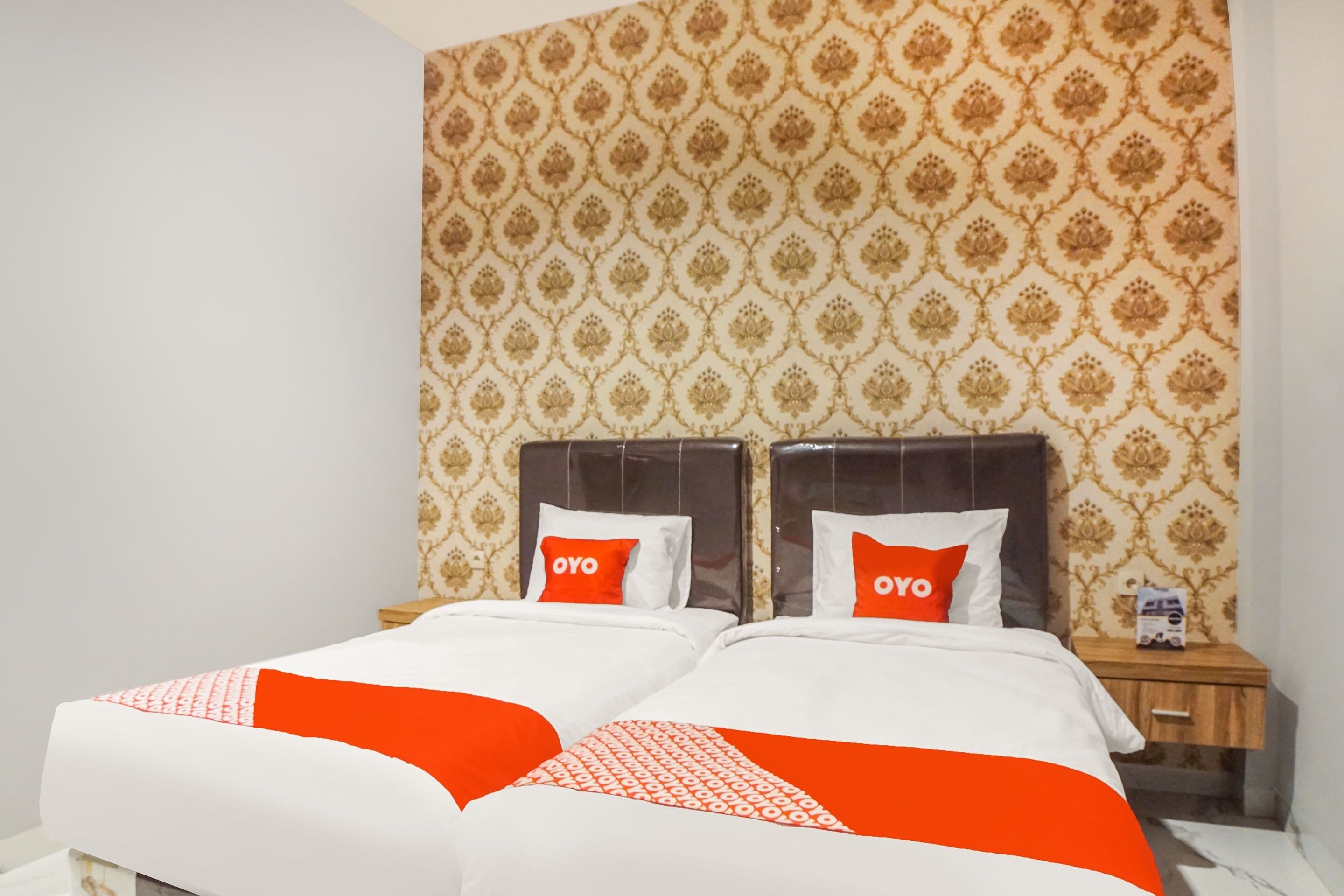 Super Oyo Capital O Papakoel Hotel & Cafe