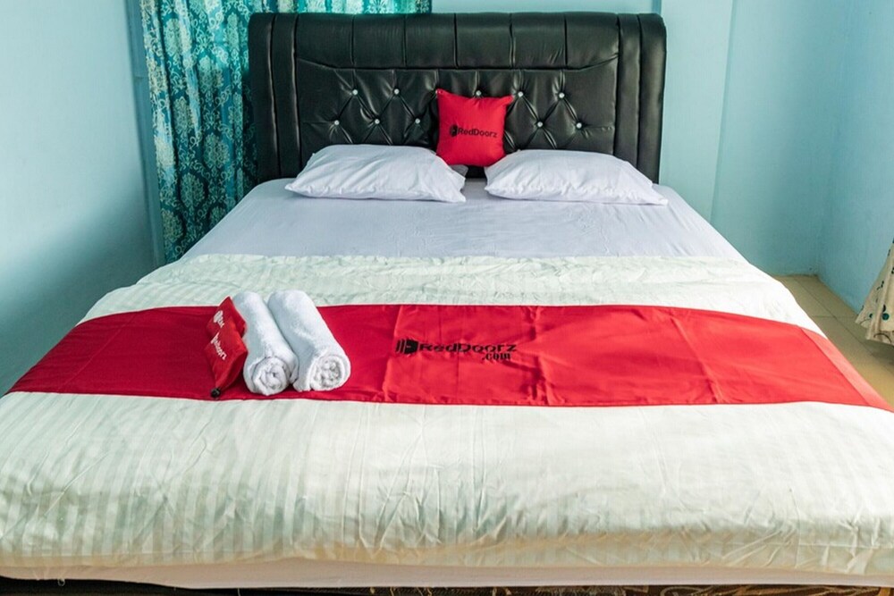 Surya Swalayan by RedDoorz