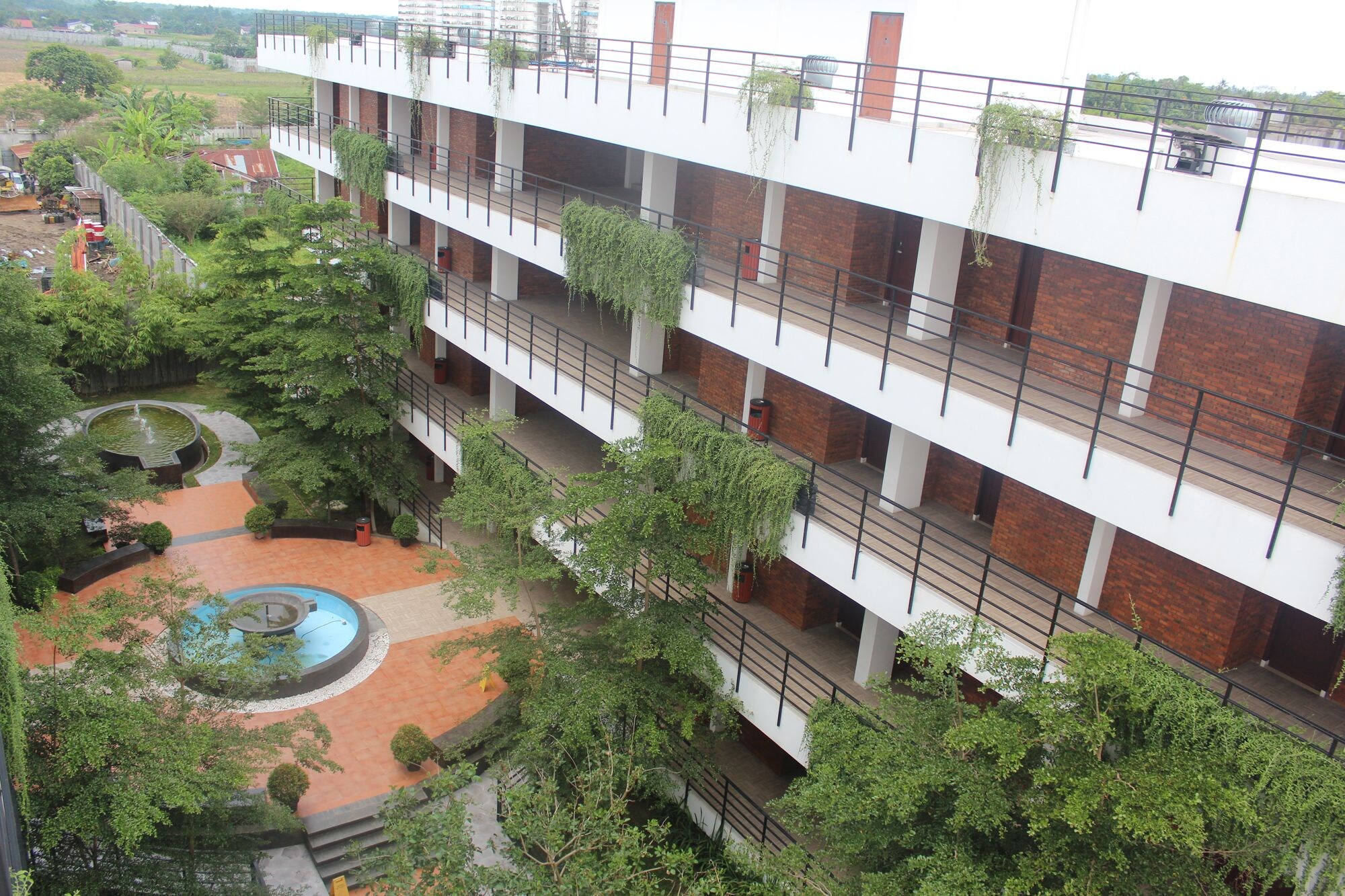 Thong's Inn - Convenient Transit Hotel