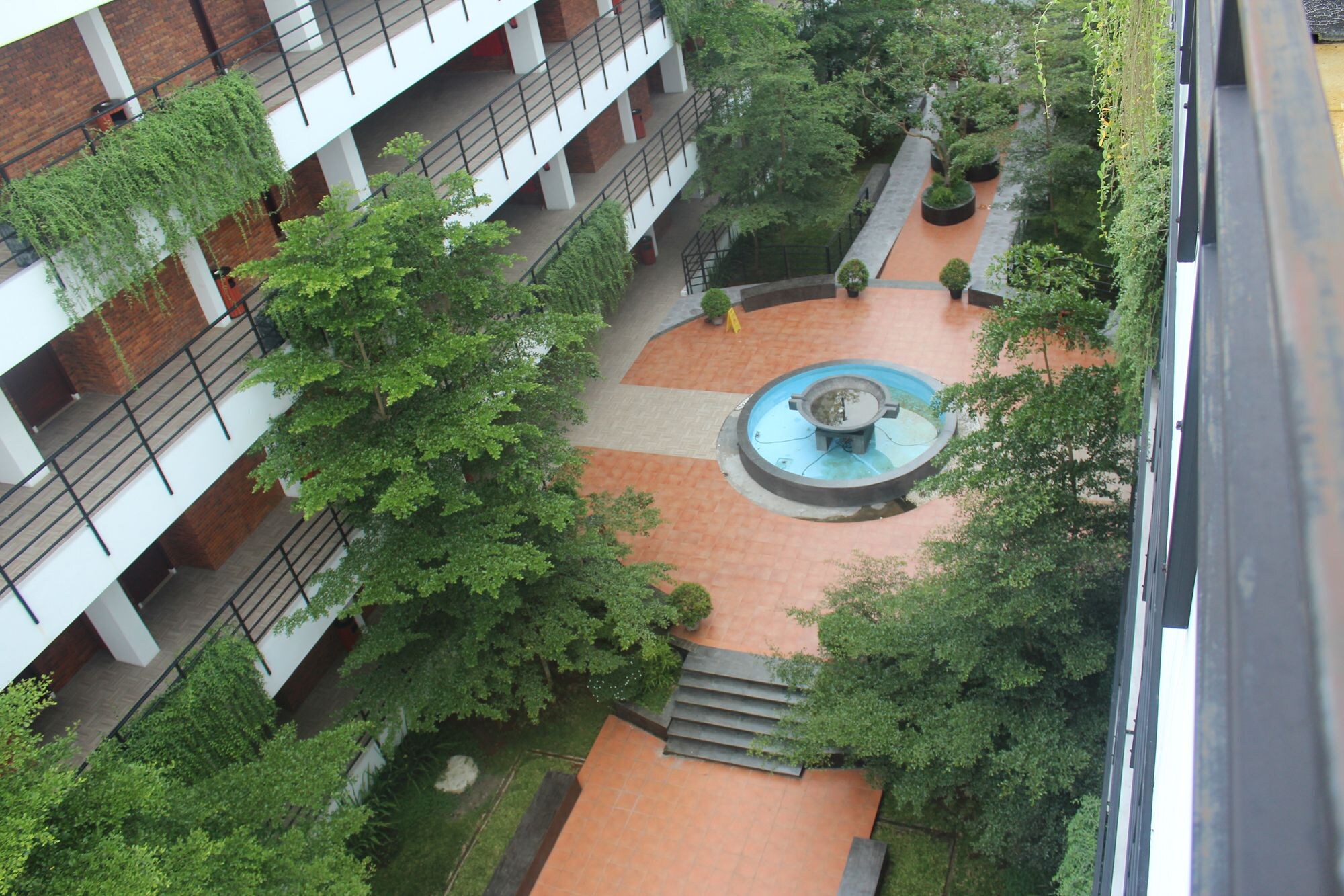Thong's Inn - Convenient Transit Hotel