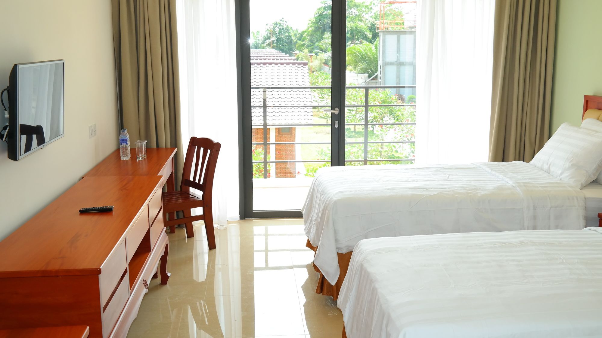 Thong's Inn - Convenient Transit Hotel