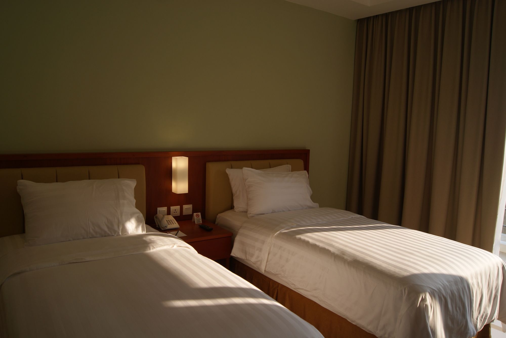 Thong's Inn - Convenient Transit Hotel