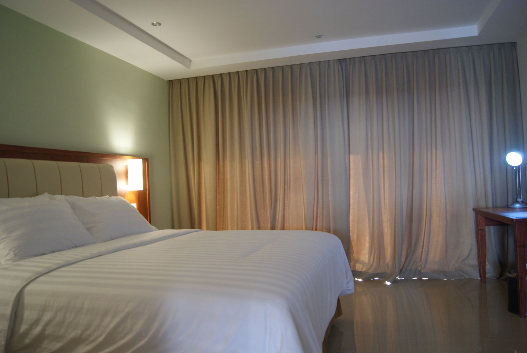 Thong's Inn - Convenient Transit Hotel