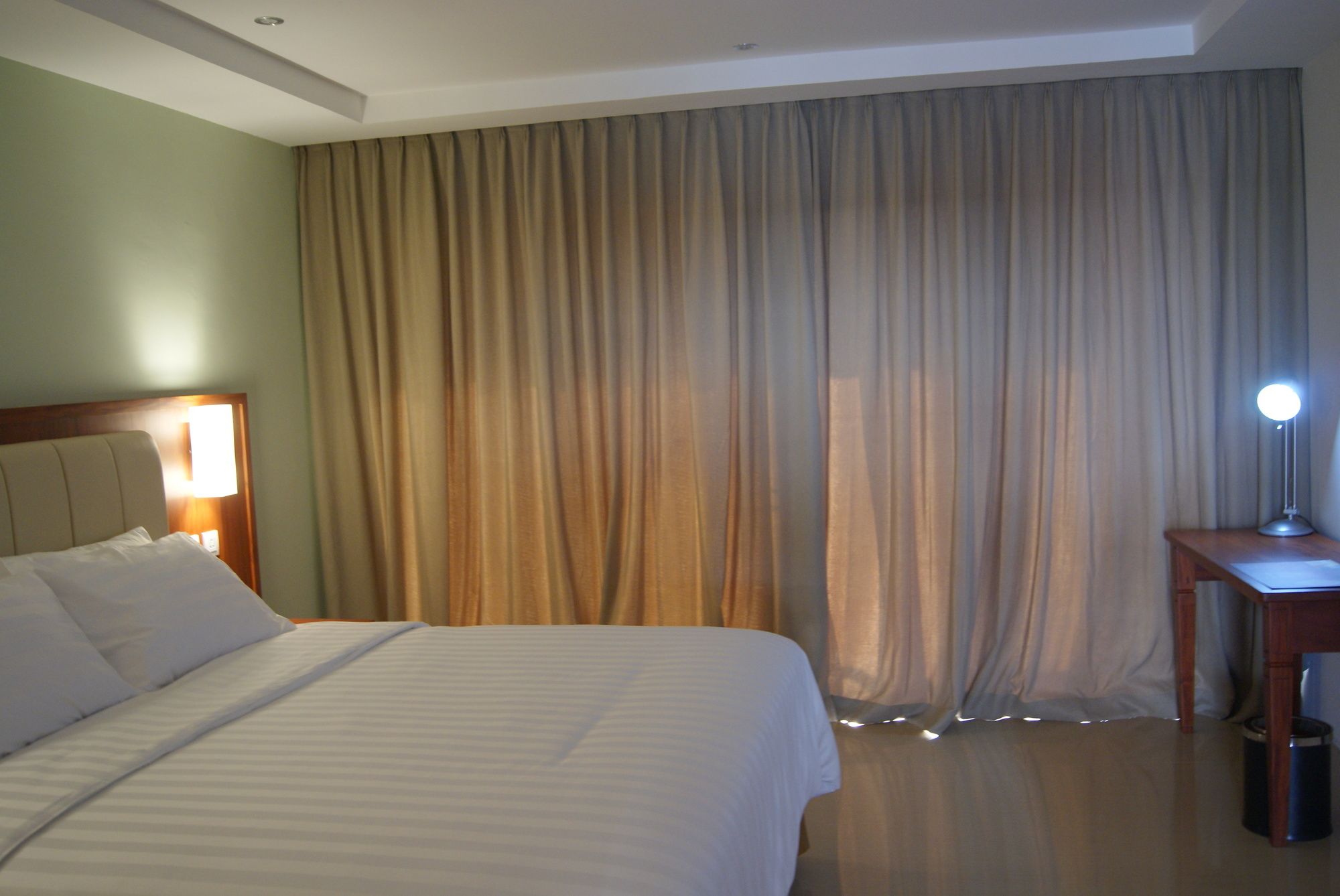 Thong's Inn - Convenient Transit Hotel