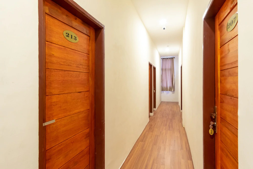 Tmj Guest House by OYO Rooms
