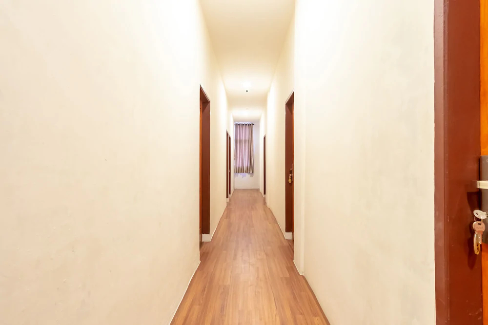 Tmj Guest House by OYO Rooms