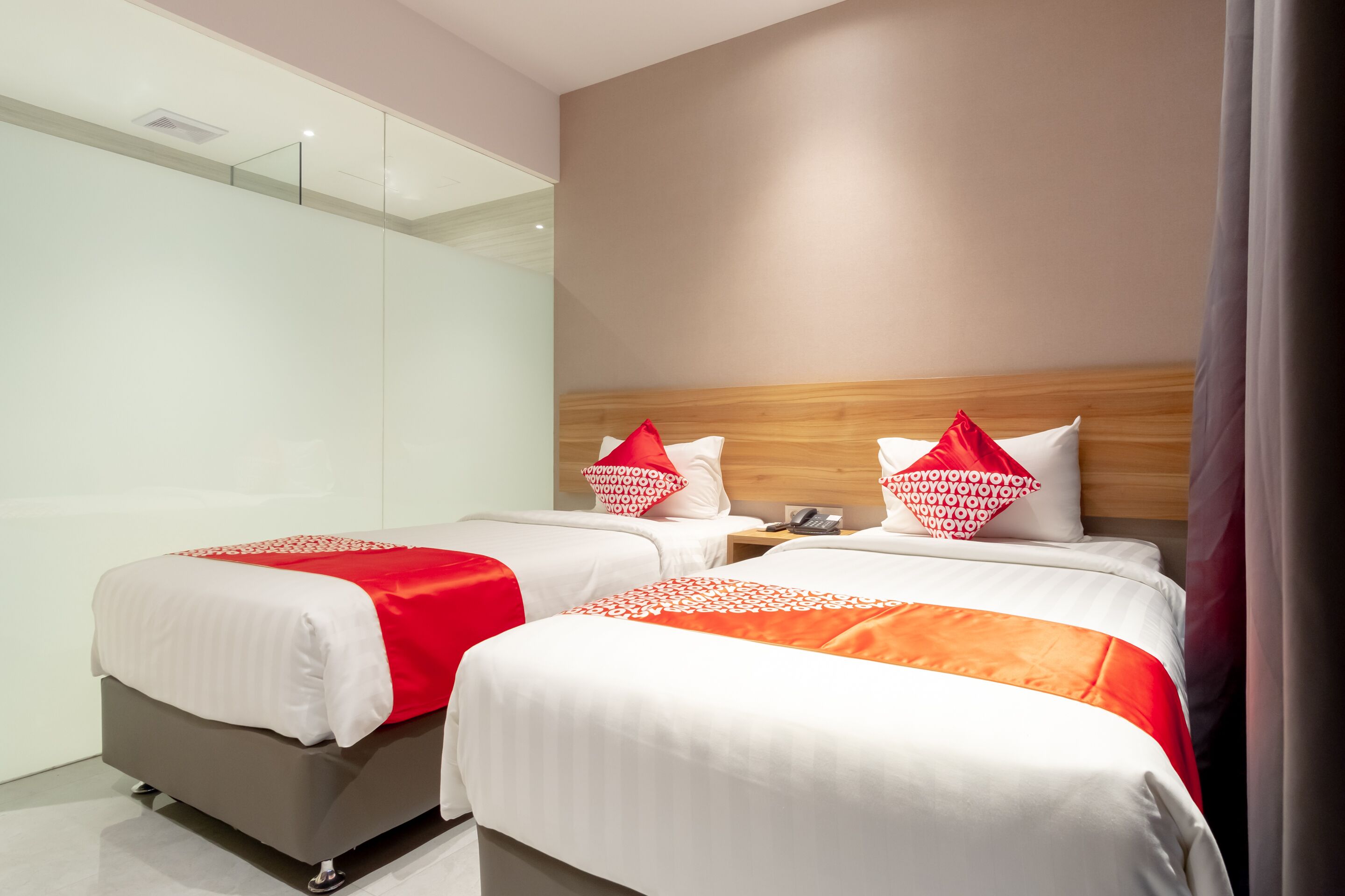 Travel Hub Hotel by OYO Rooms
