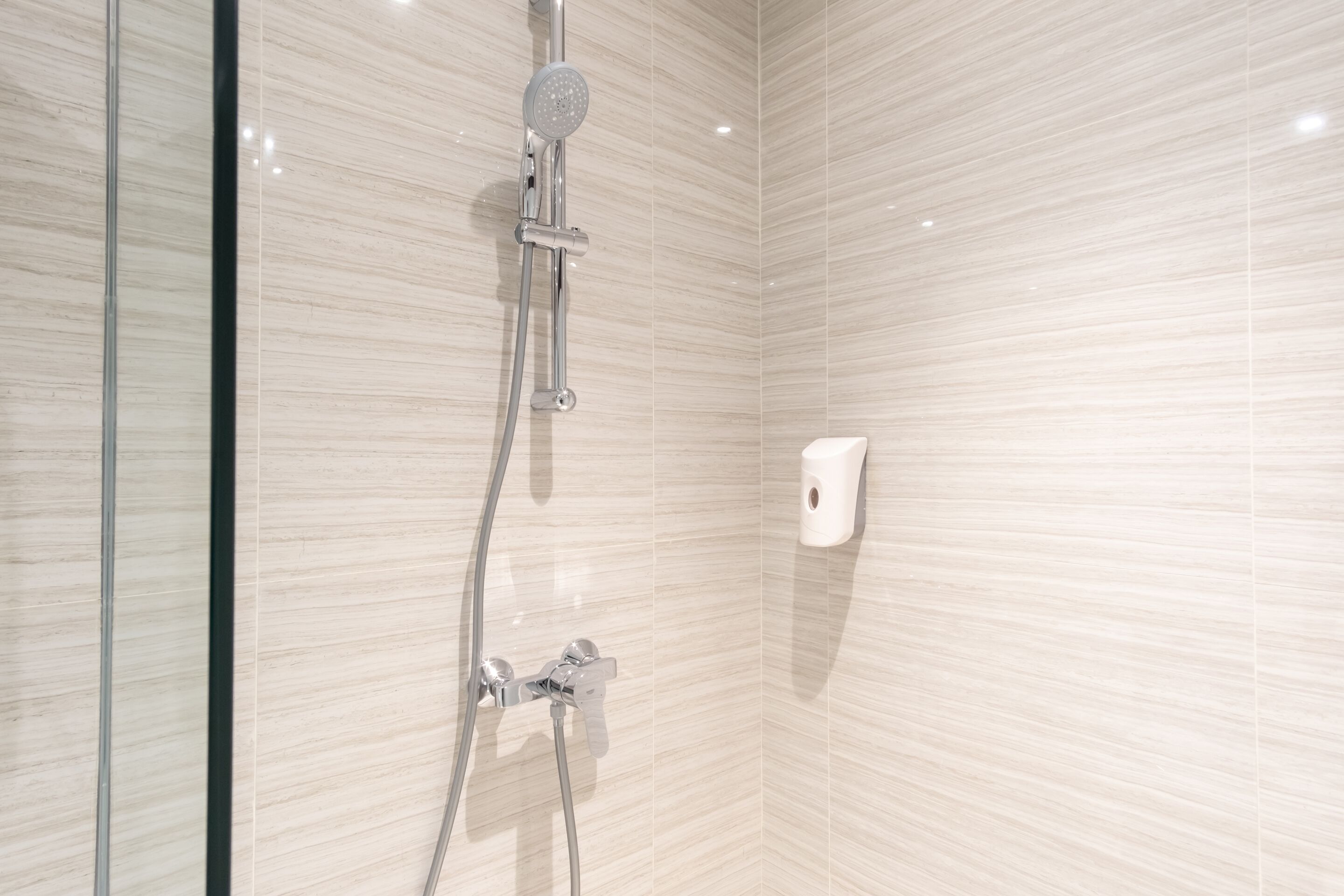 Travel Hub Hotel by OYO Rooms