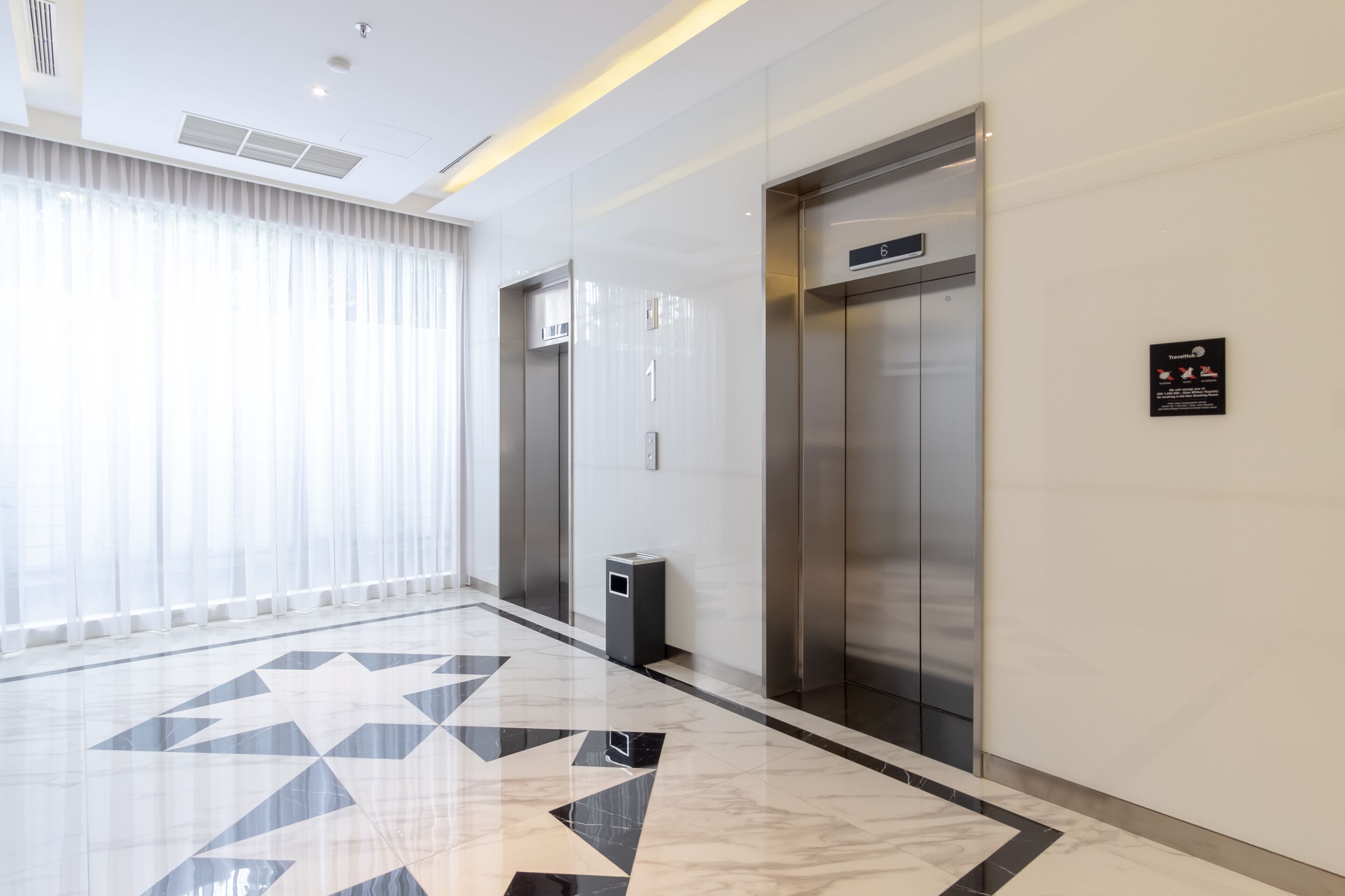 Travel Hub Hotel by OYO Rooms