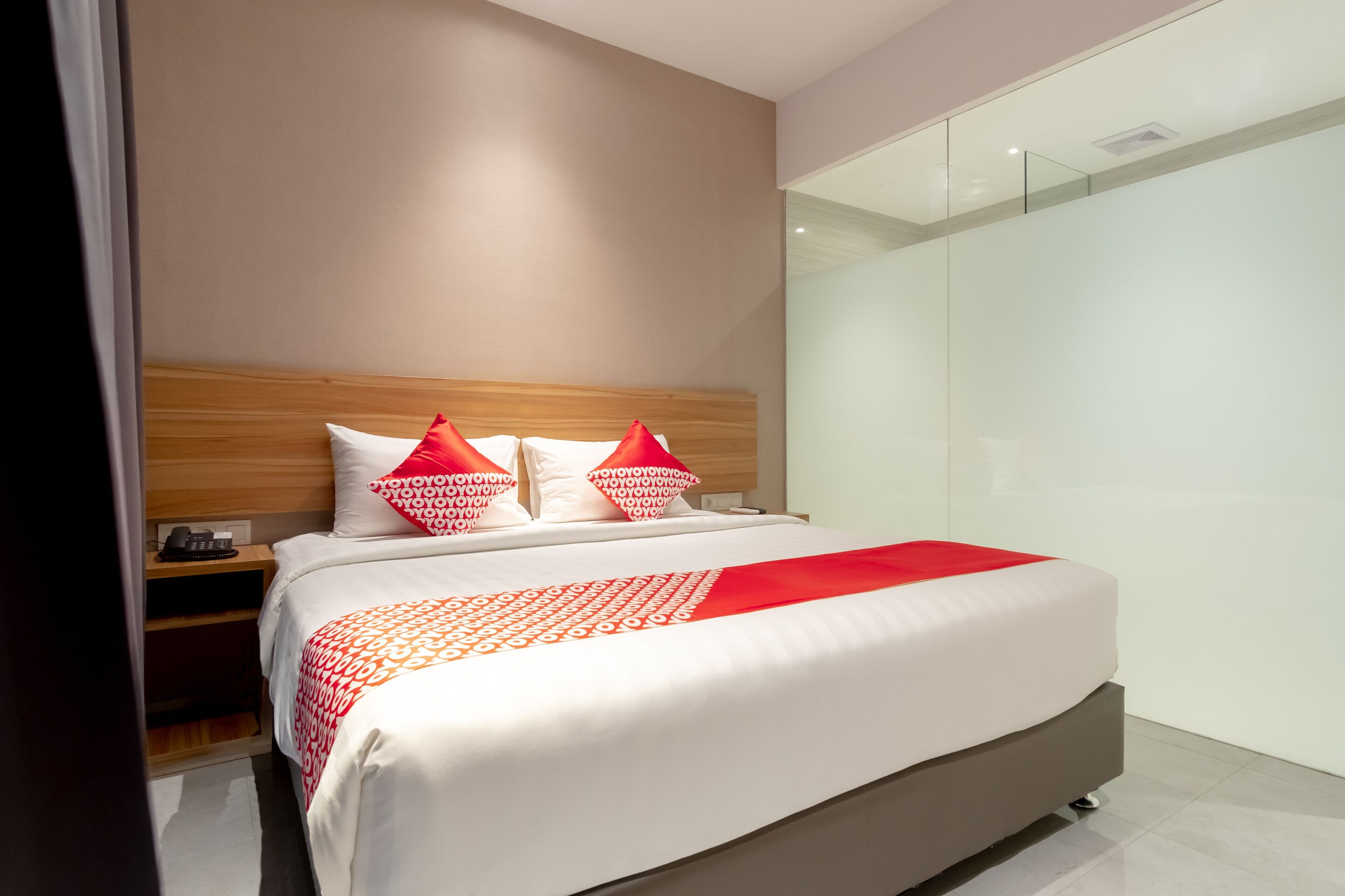 Travel Hub Hotel by OYO Rooms