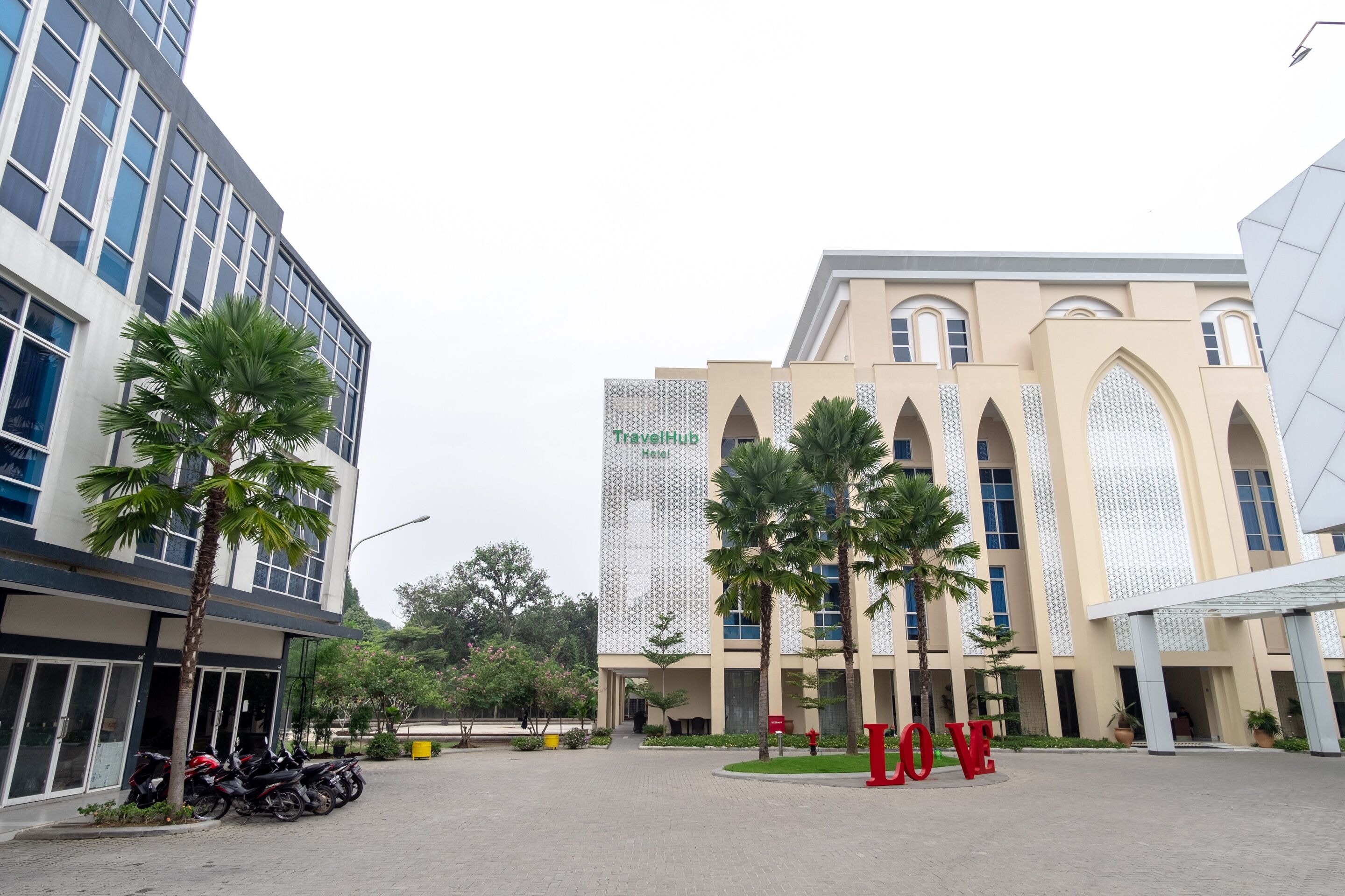 Travel Hub Hotel by OYO Rooms