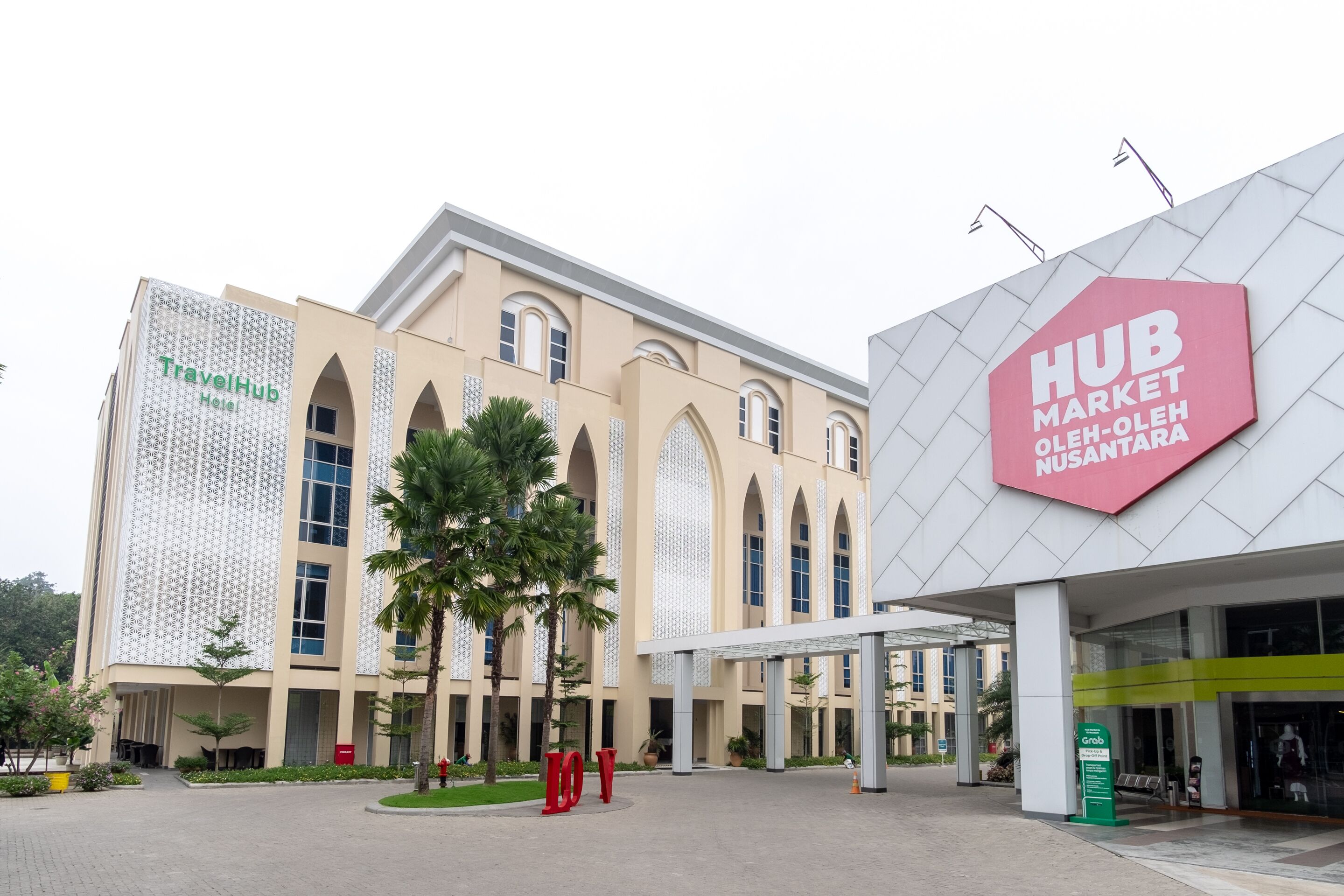 Travel Hub Hotel by OYO Rooms