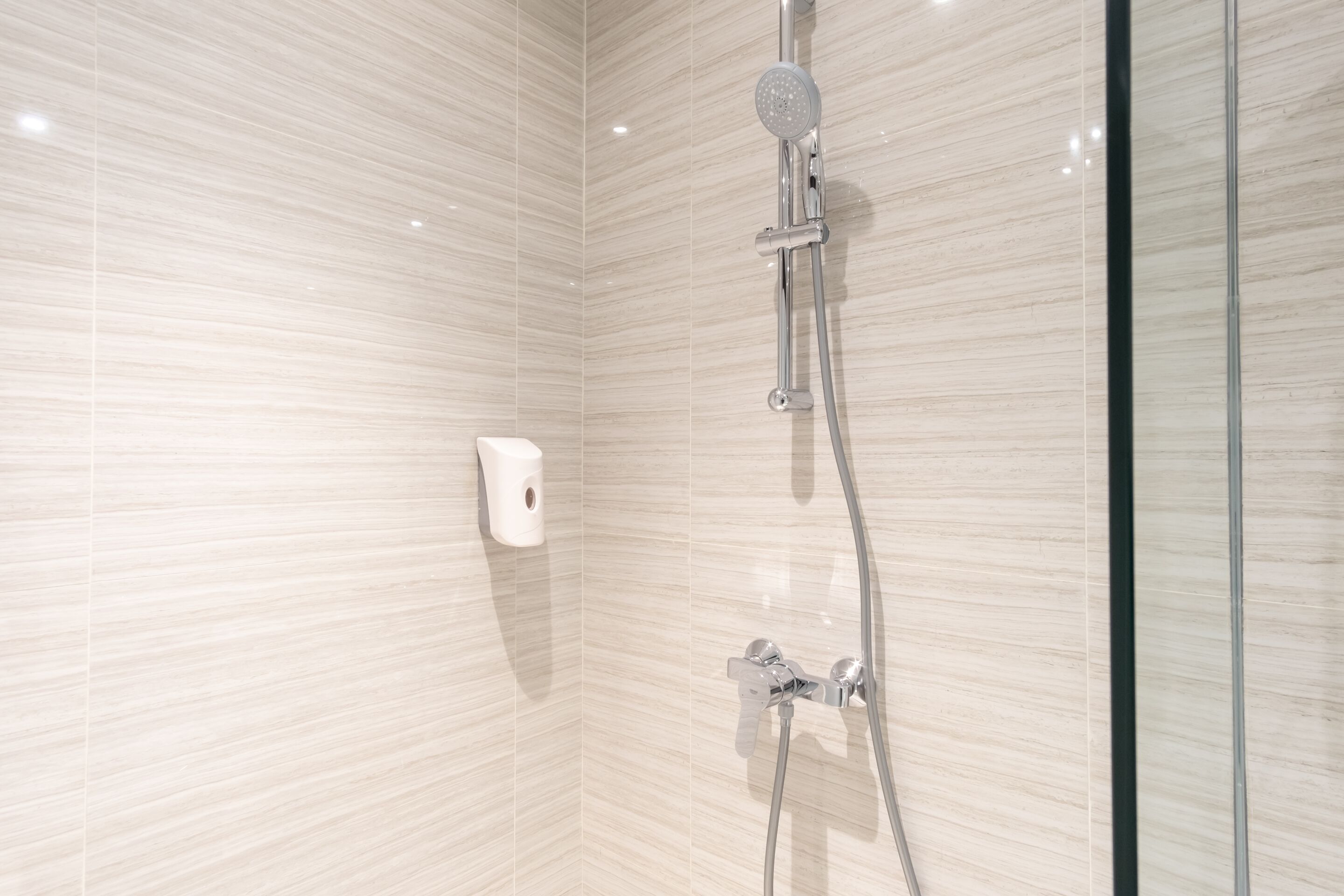 Travel Hub Hotel by OYO Rooms