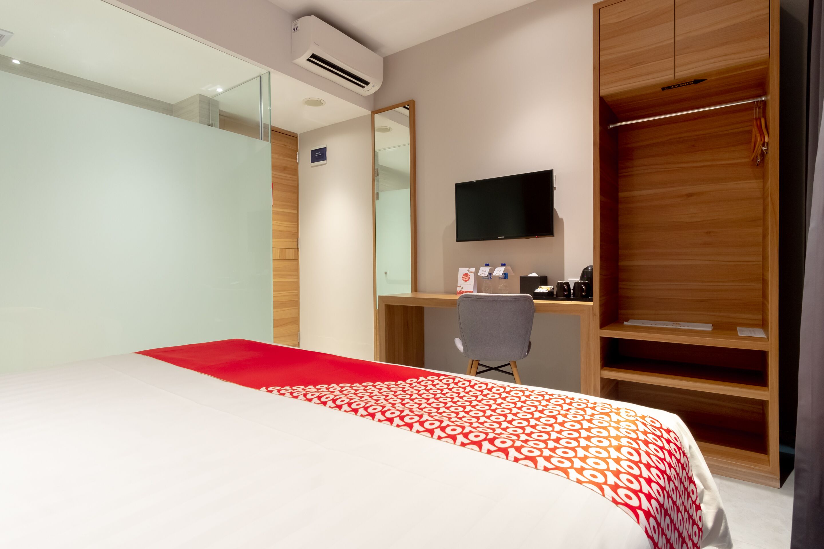 Travel Hub Hotel by OYO Rooms