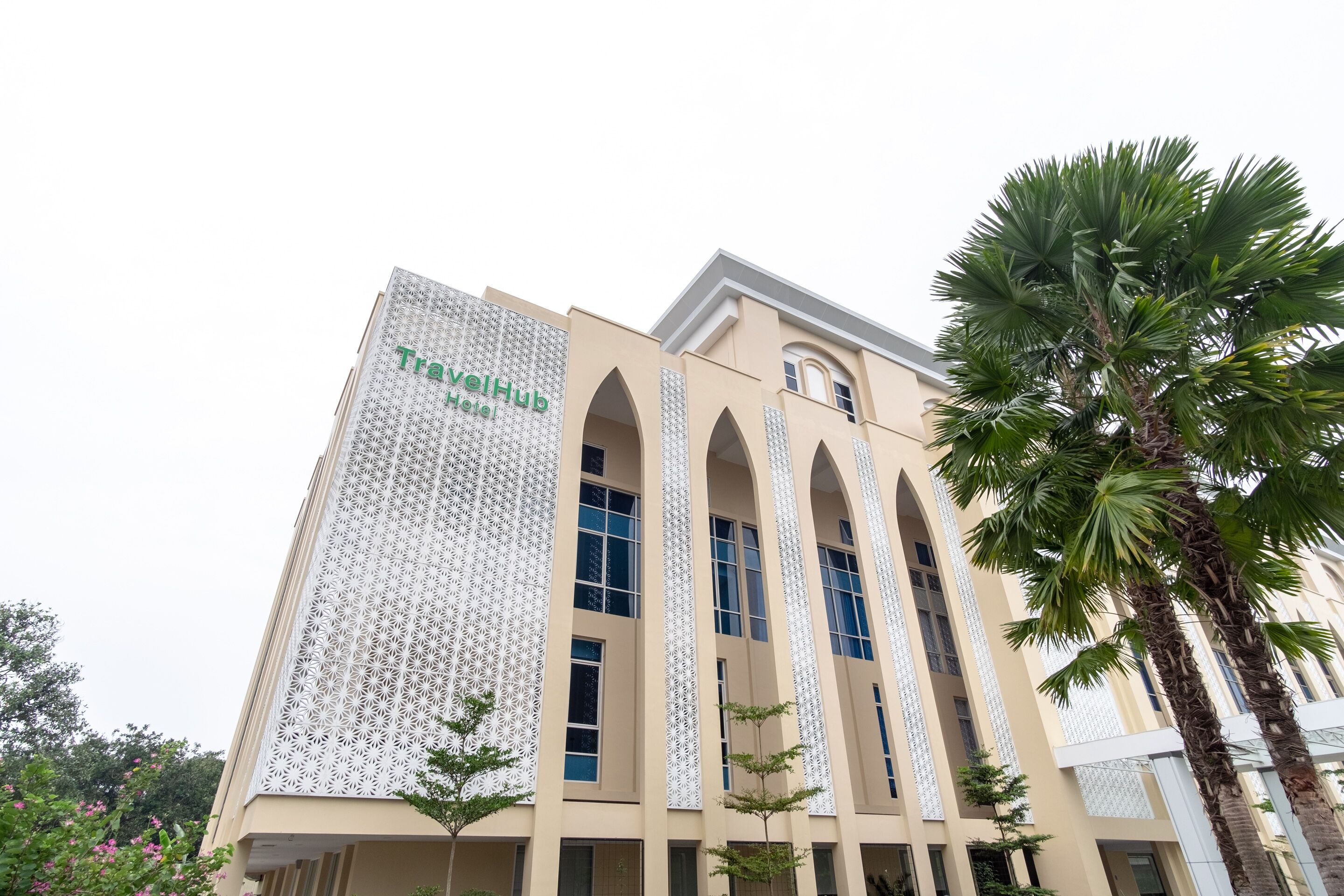 Travel Hub Hotel by OYO Rooms