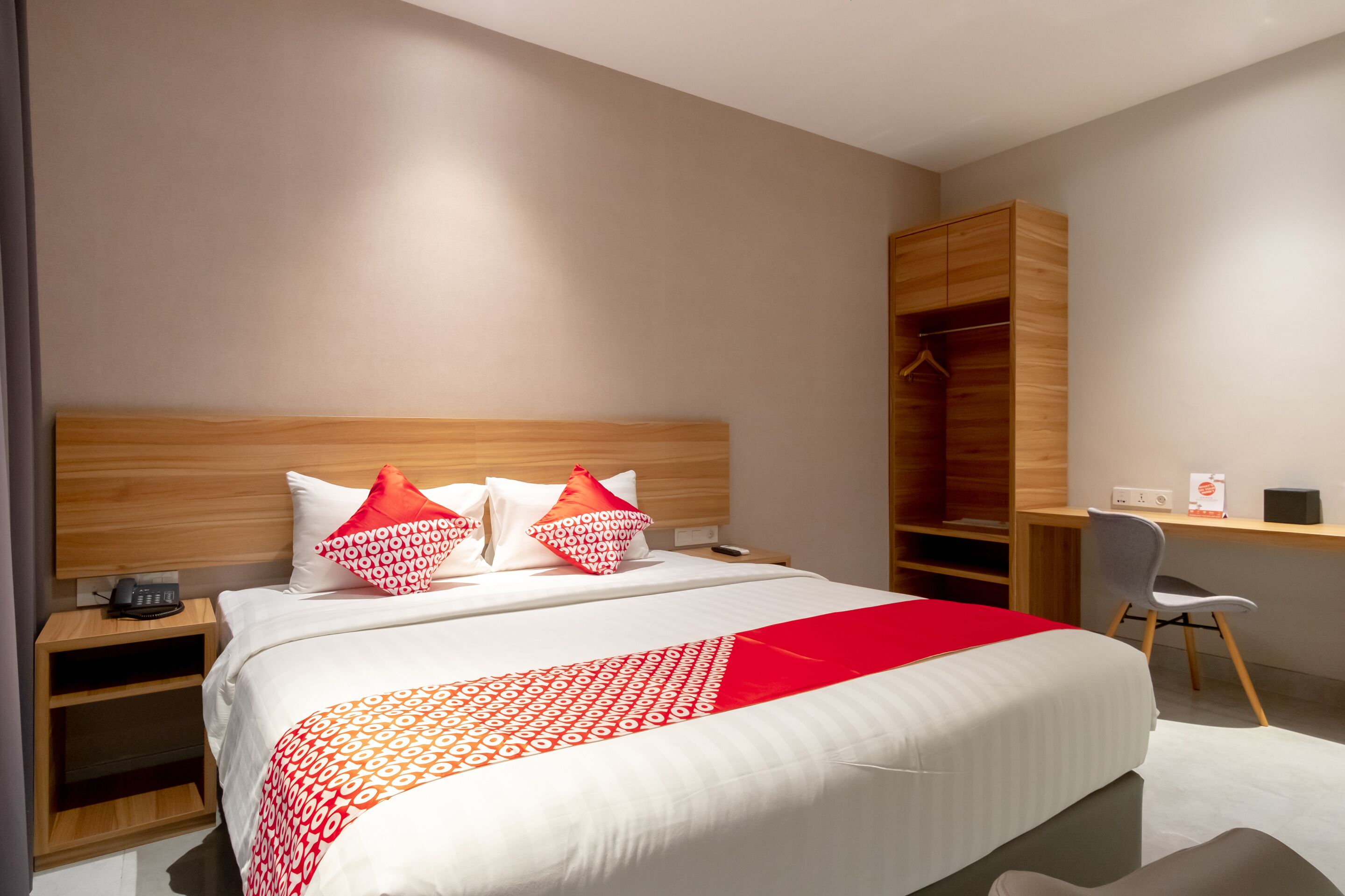 Travel Hub Hotel by OYO Rooms