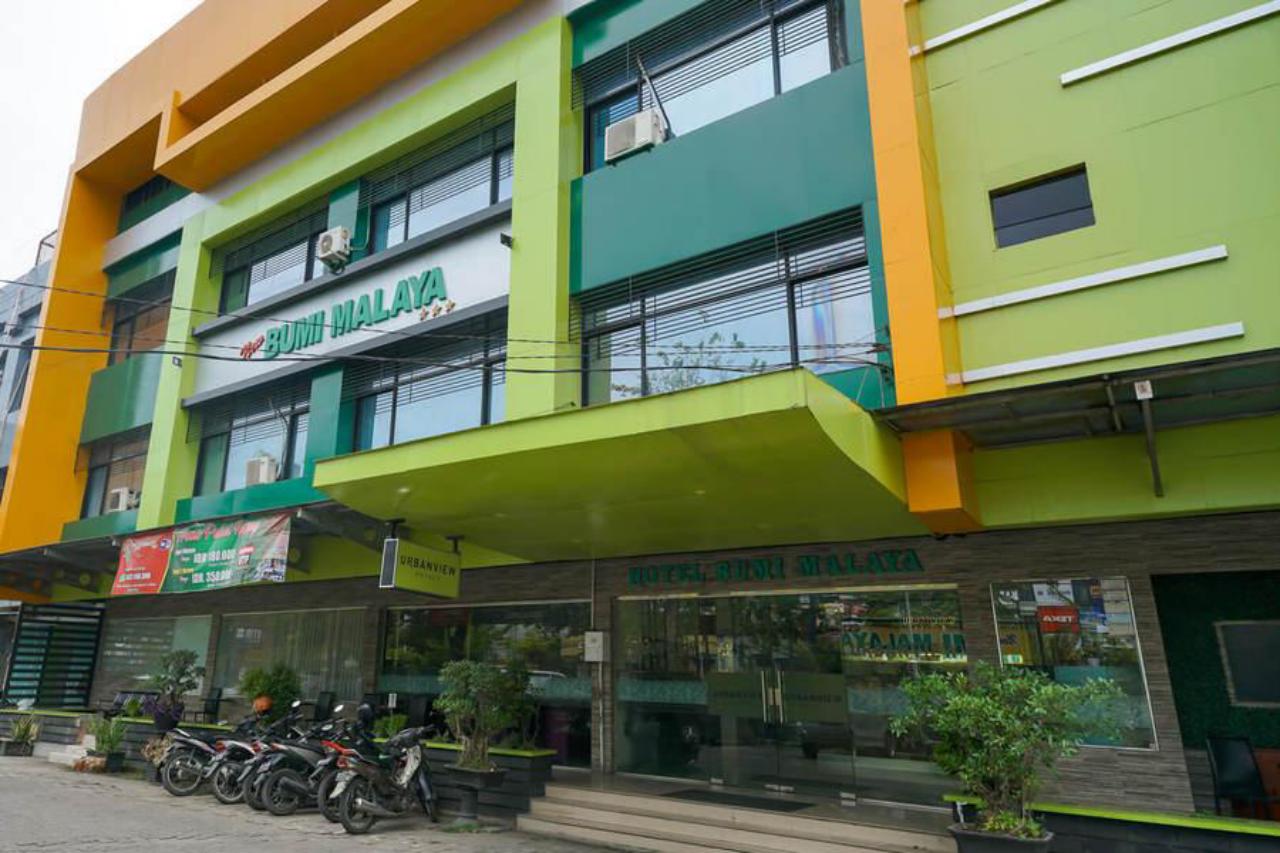 Urbanview Hotel Bumi Malaya