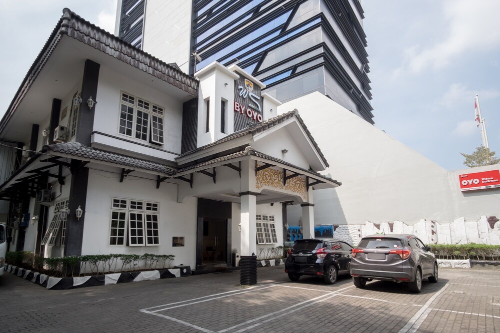 Wisma Sudirman By OYO Rooms
