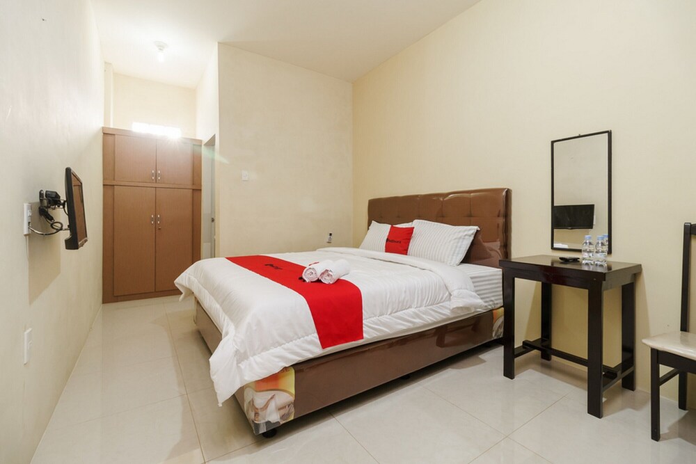 Zaya Kost by RedDoorz