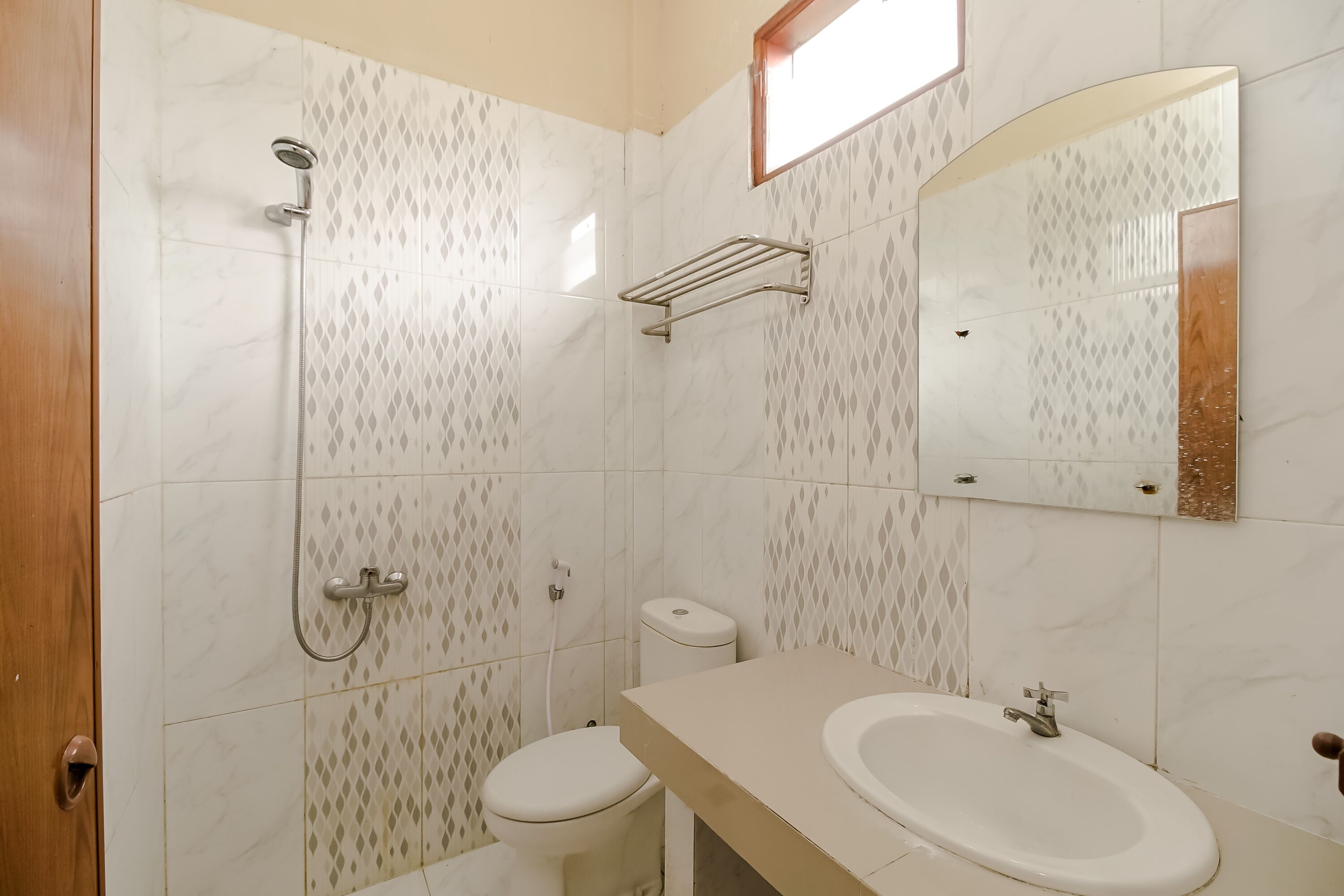 Wisma Sibayak Guest House by RedDoorz