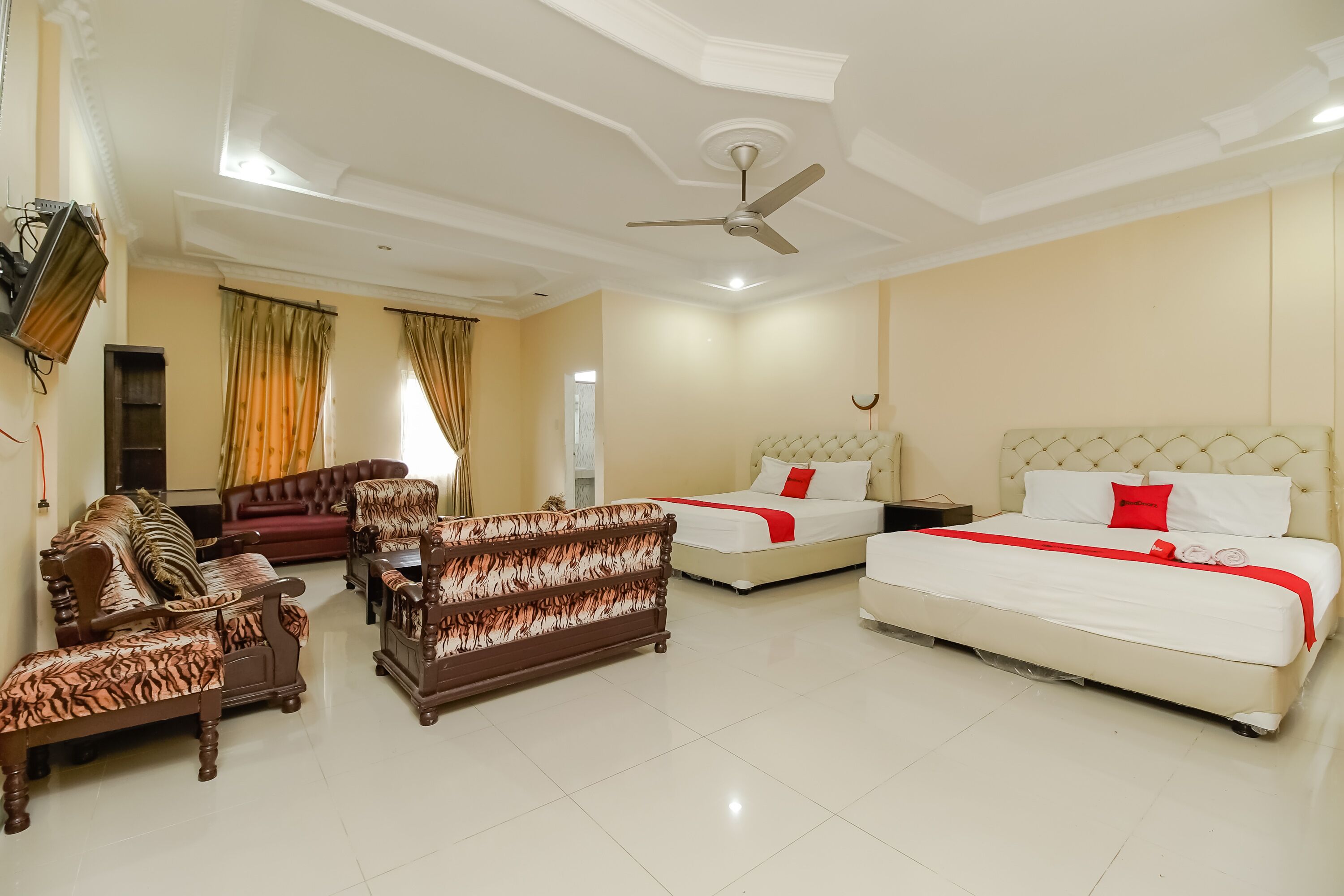 Wisma Sibayak Guest House by RedDoorz