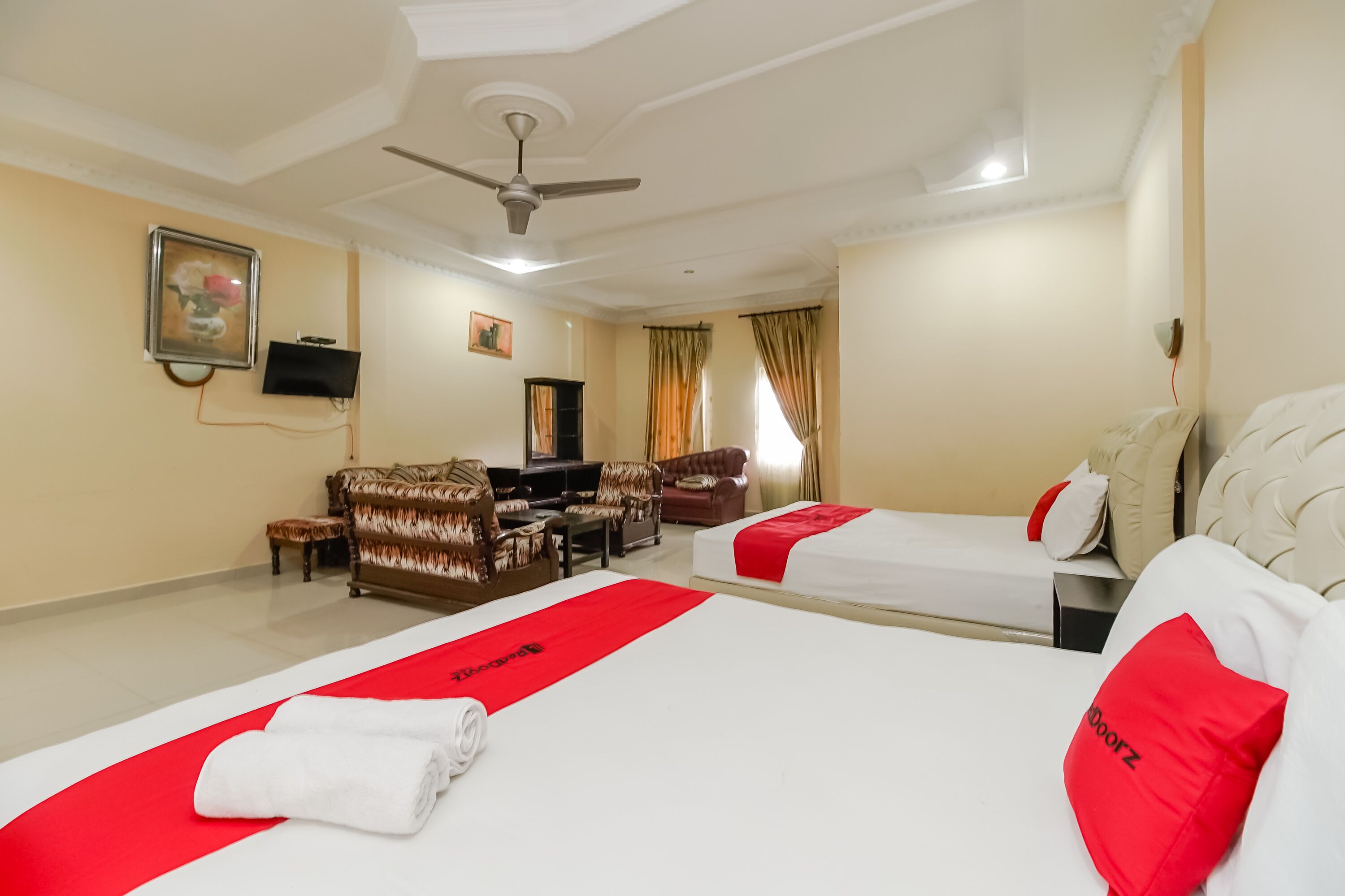 Wisma Sibayak Guest House by RedDoorz