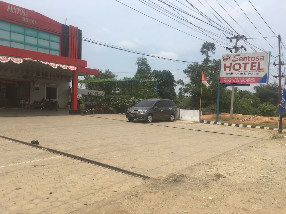 Sentosa Hotel by OYO Rooms