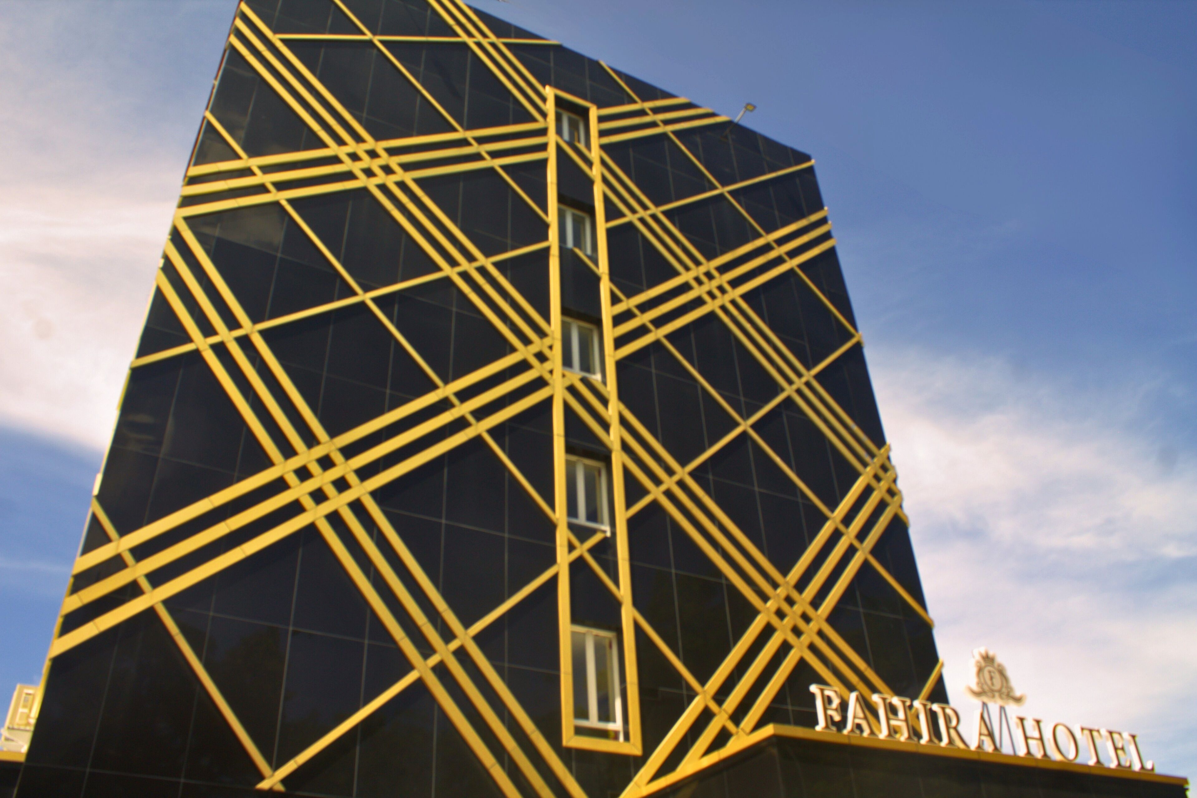 Fahira Hotel Syariah Padang