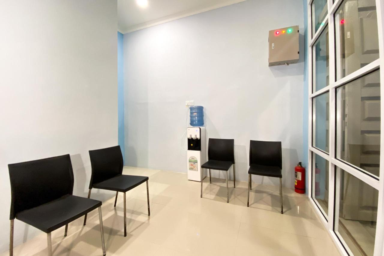 Guesthouse Pagi Sore Syariah by OYO Rooms