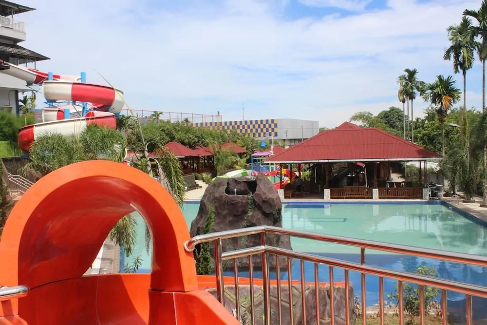 Imelda Hotel Waterpark Convention Center