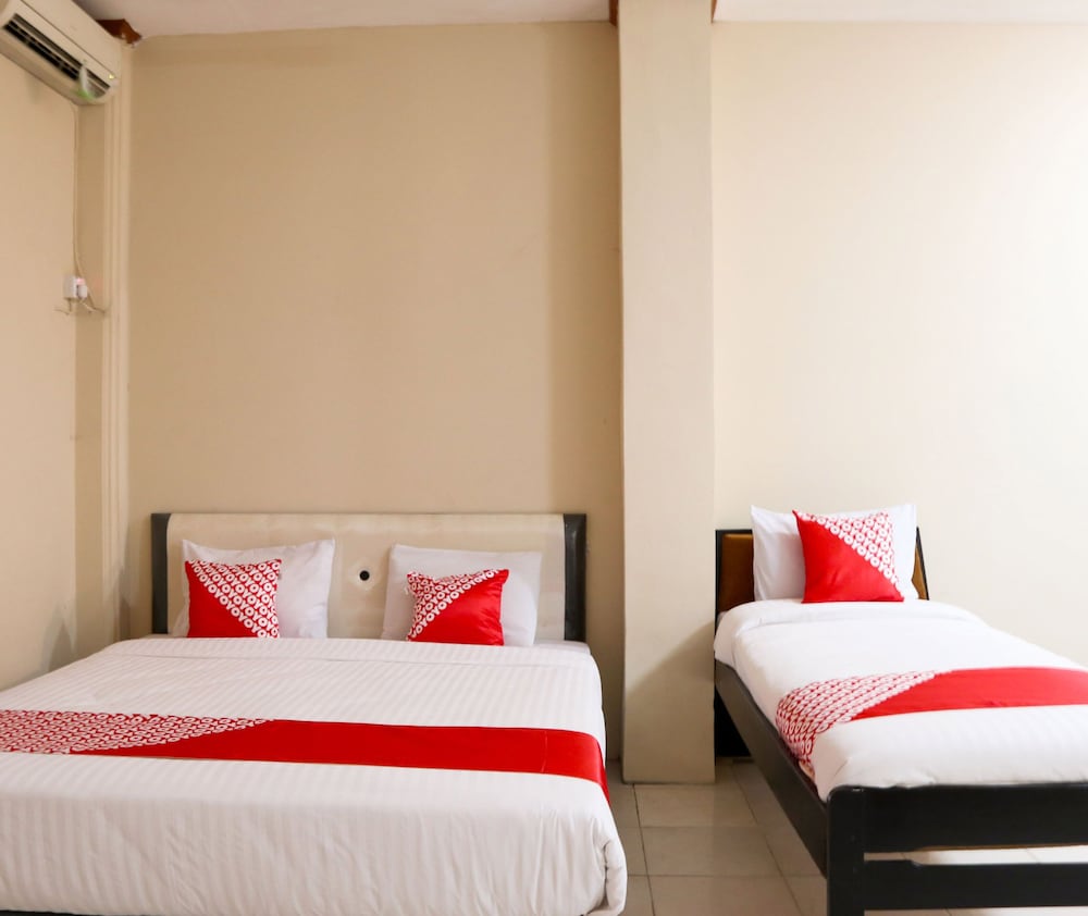 Lenggogeni House by OYO Rooms