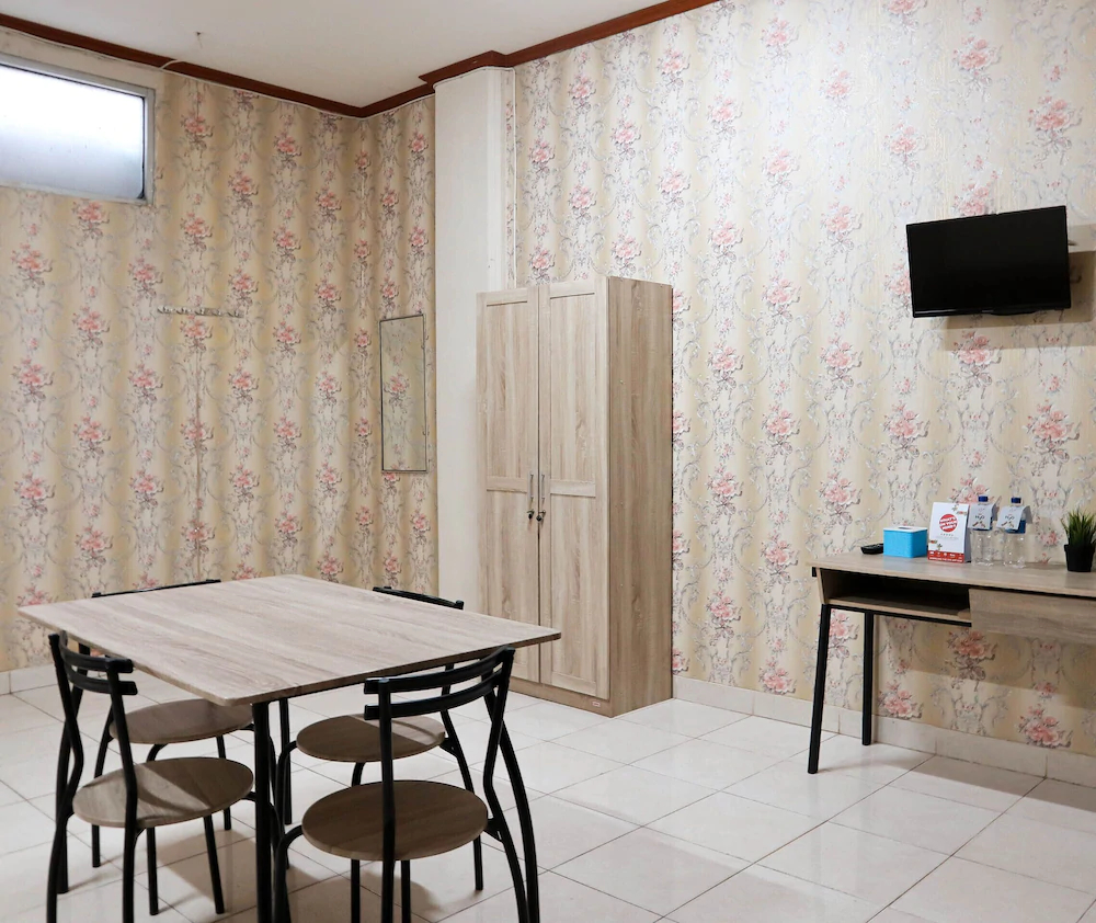 Lenggogeni House by OYO Rooms