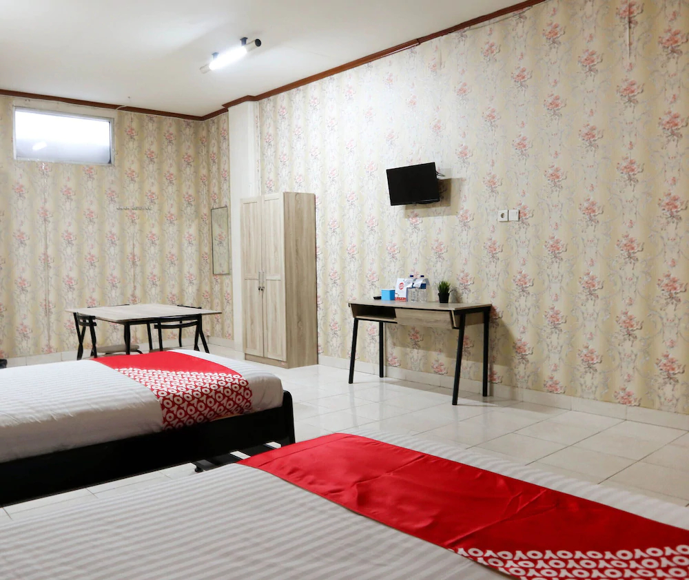 Lenggogeni House by OYO Rooms