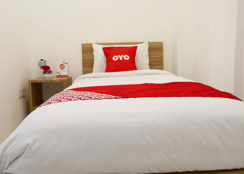Monalisa Residence And Cafe by OYO Rooms