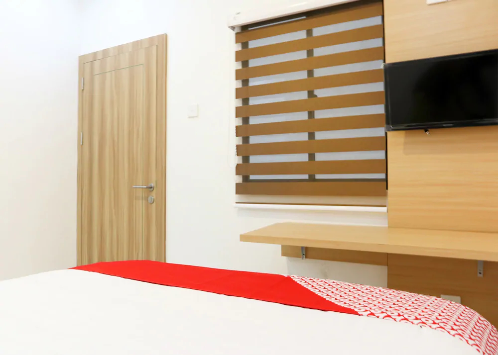 Monalisa Residence And Cafe by OYO Rooms