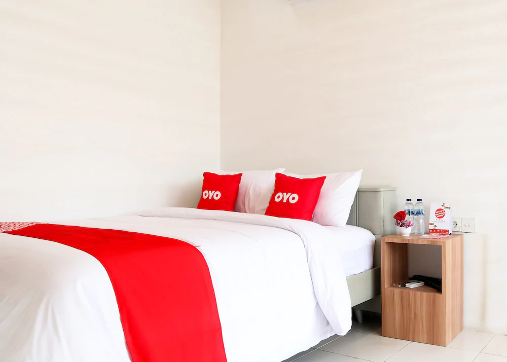 Monalisa Residence And Cafe by OYO Rooms