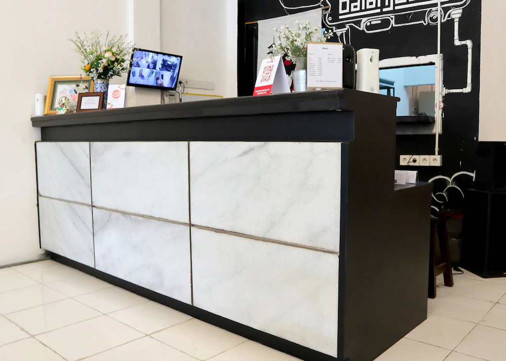 Monalisa Residence And Cafe by OYO Rooms