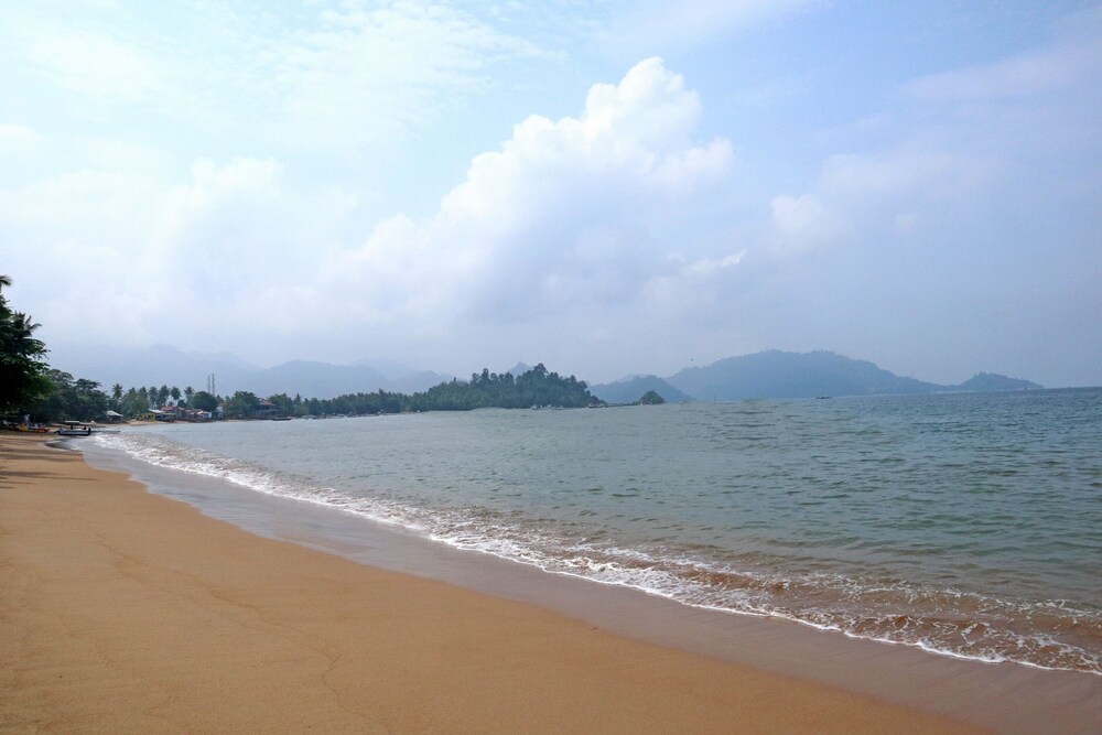 OYO 1538 Pesona Beach Travelodge