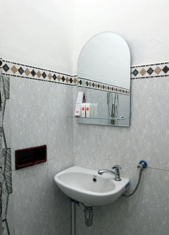 Penginapan Eby by OYO Rooms