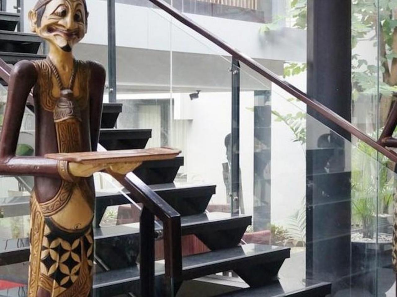 Rumah Nenek Hotel and Restaurant