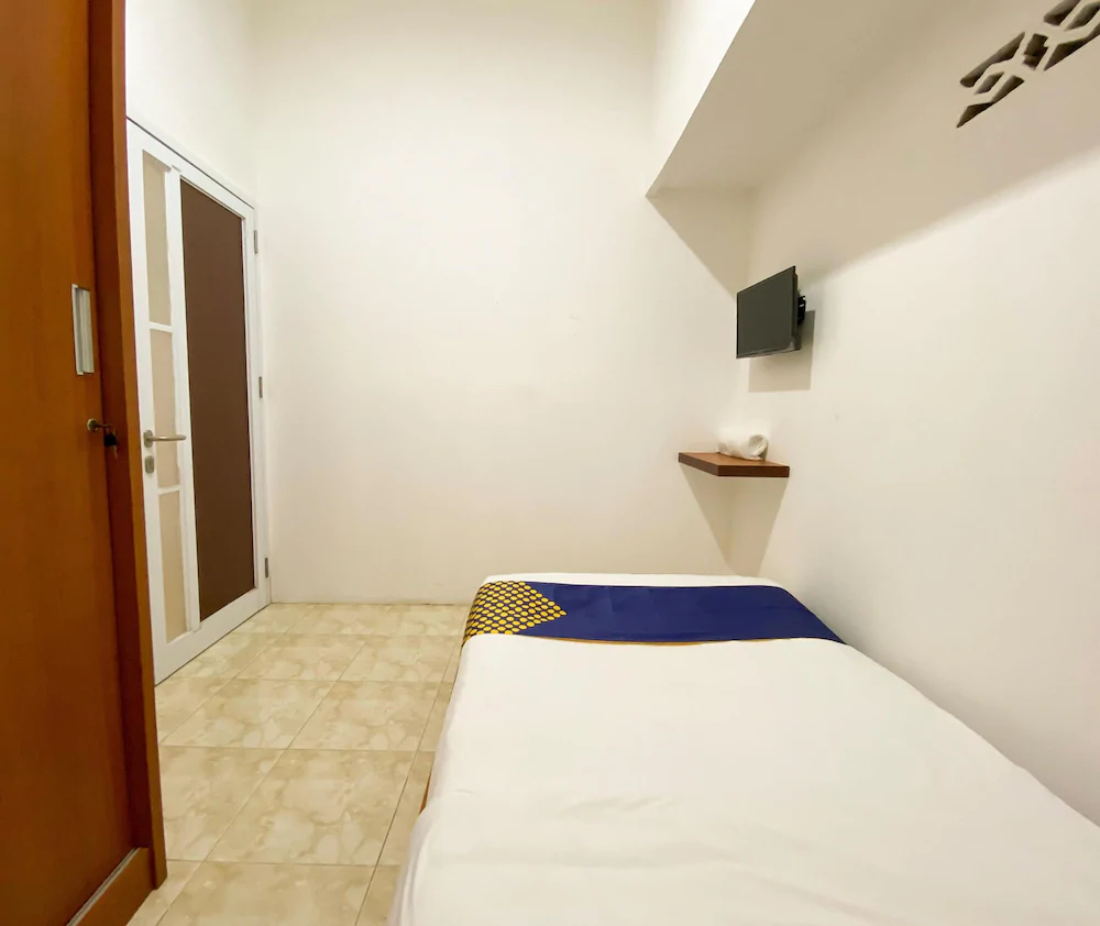 Sho Family Homestay & Resto by OYO Rooms