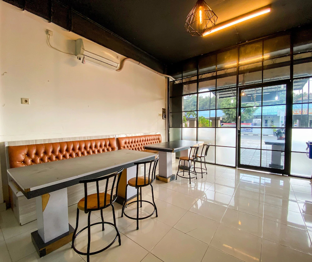 Sho Family Homestay & Resto by OYO Rooms
