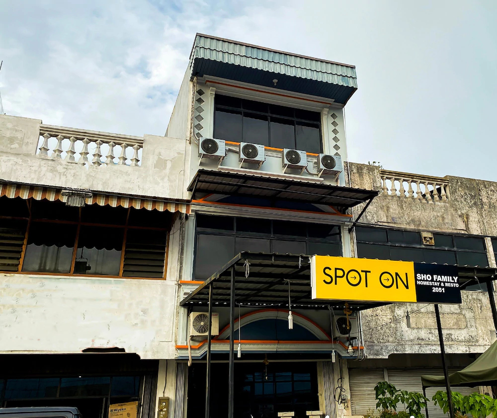 Sho Family Homestay & Resto by OYO Rooms