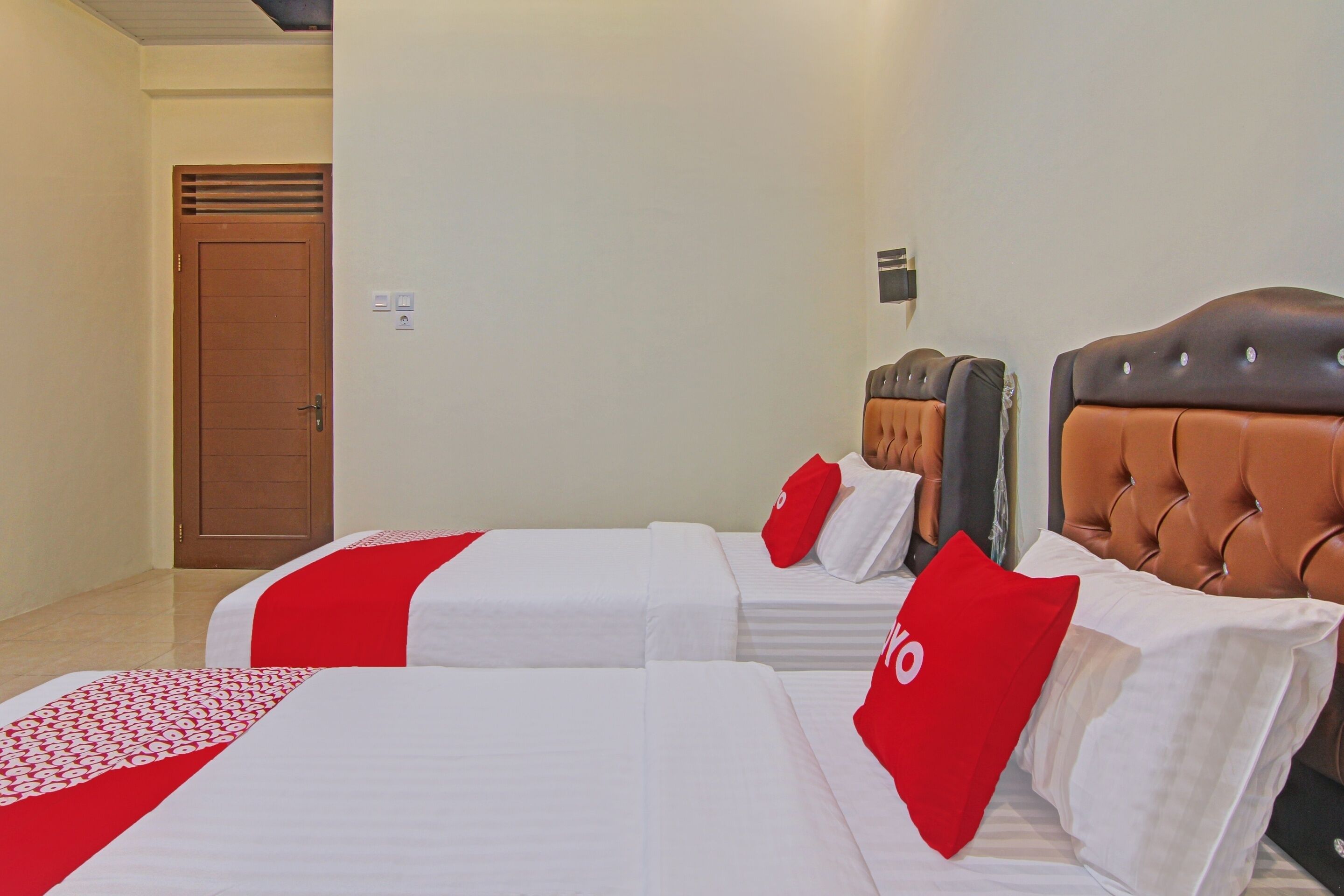 Suri Guest House Syariah by OYO