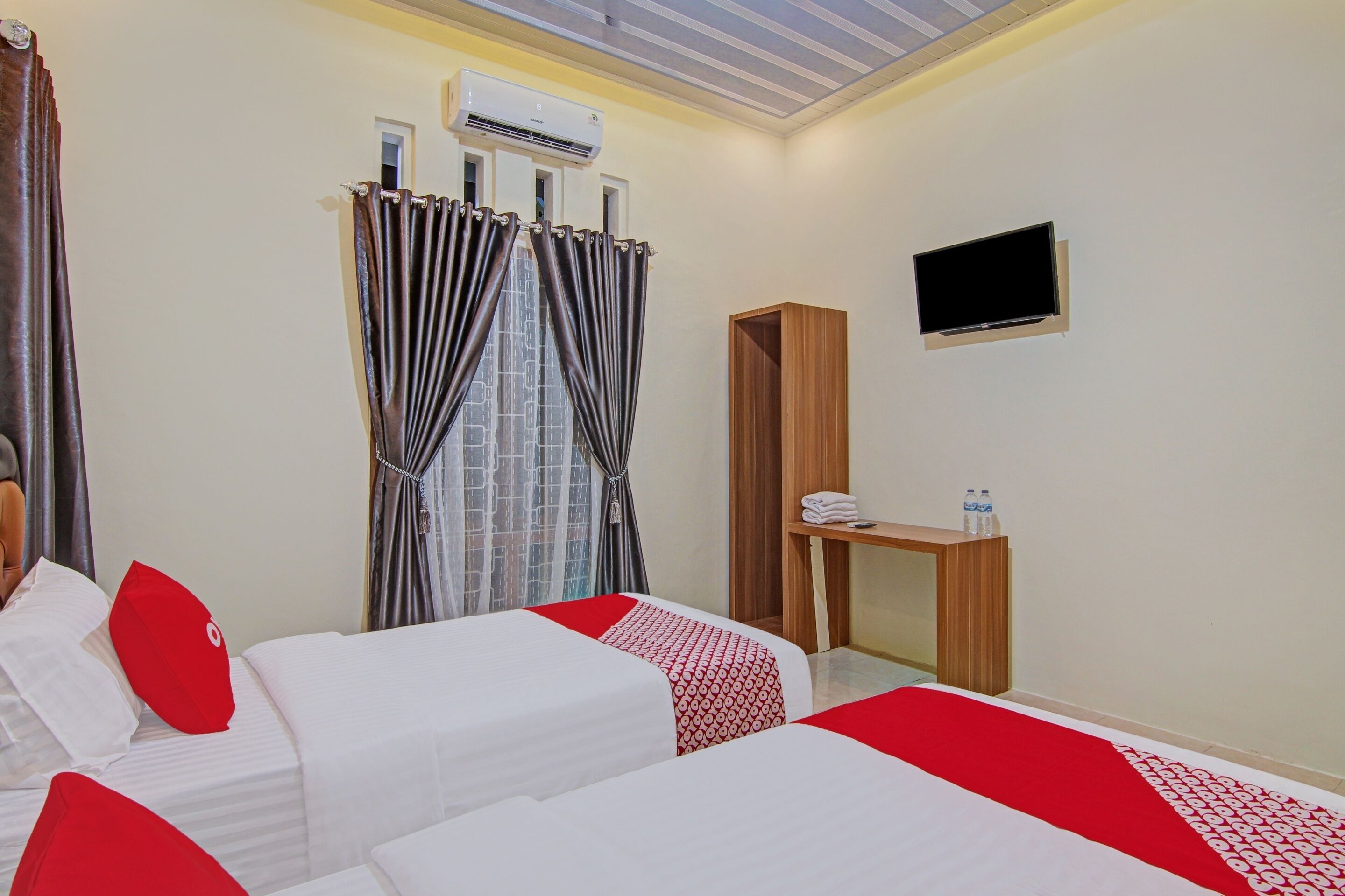 Suri Guest House Syariah by OYO
