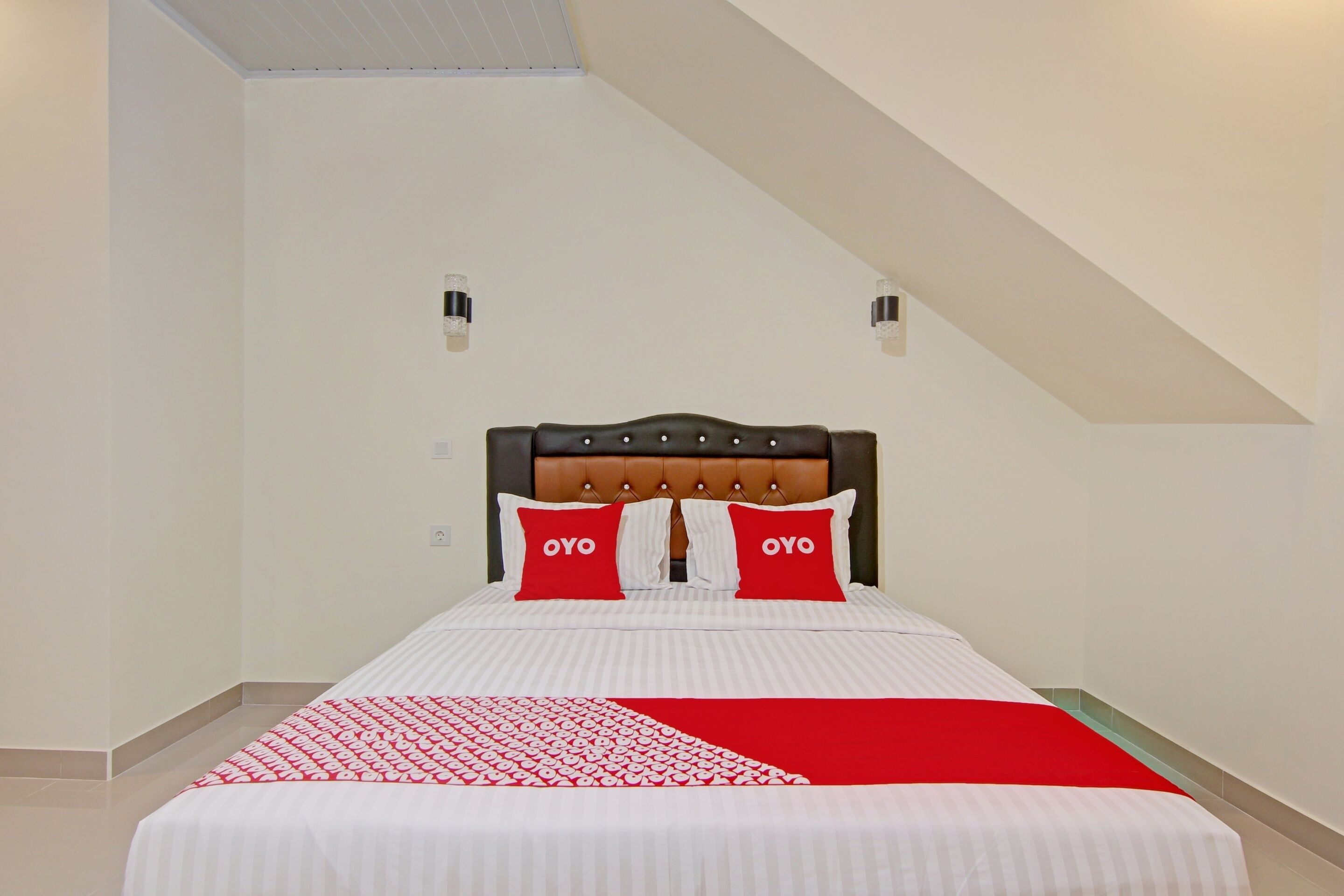 Suri Guest House Syariah by OYO